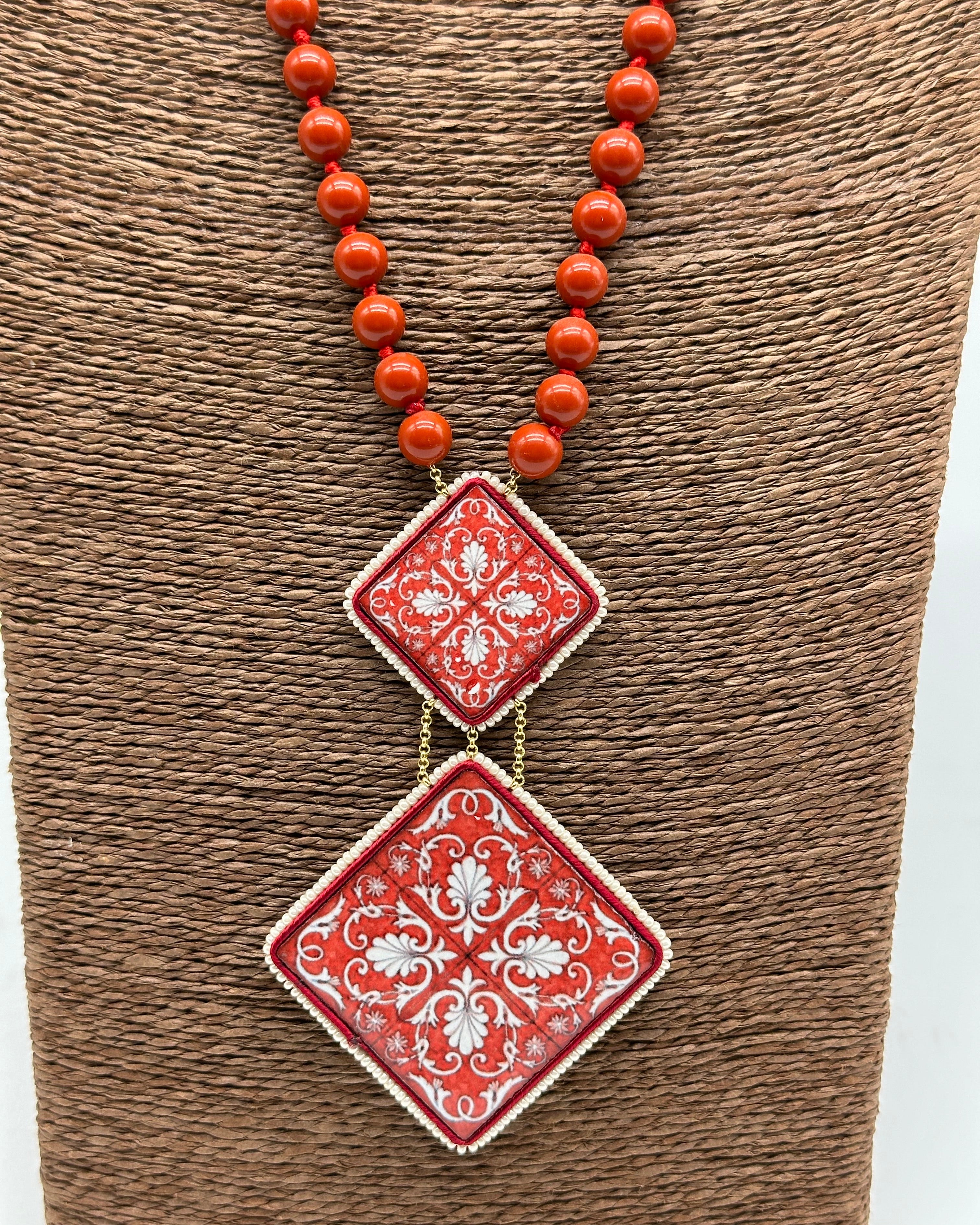 Collana Piastrelle Ceramica di Caltagirone catena con pietre rosse - COLLANA