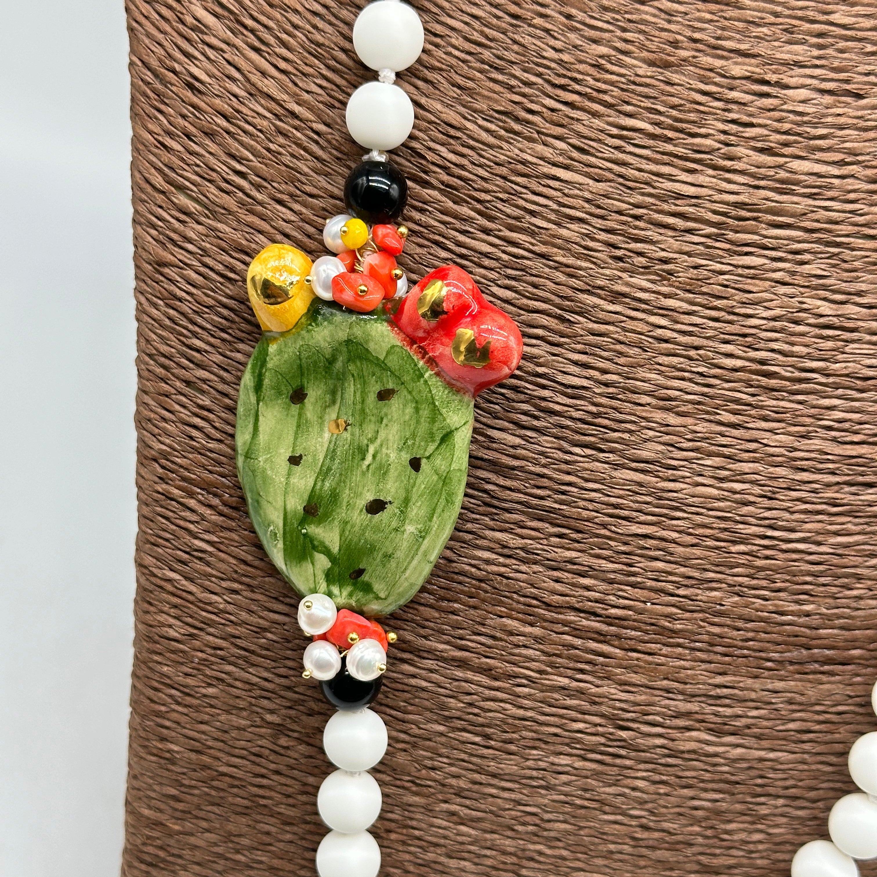 Collana Siciliana Fico d’India in Ceramica di Caltagirone catena pietre bianche - BIJOUX