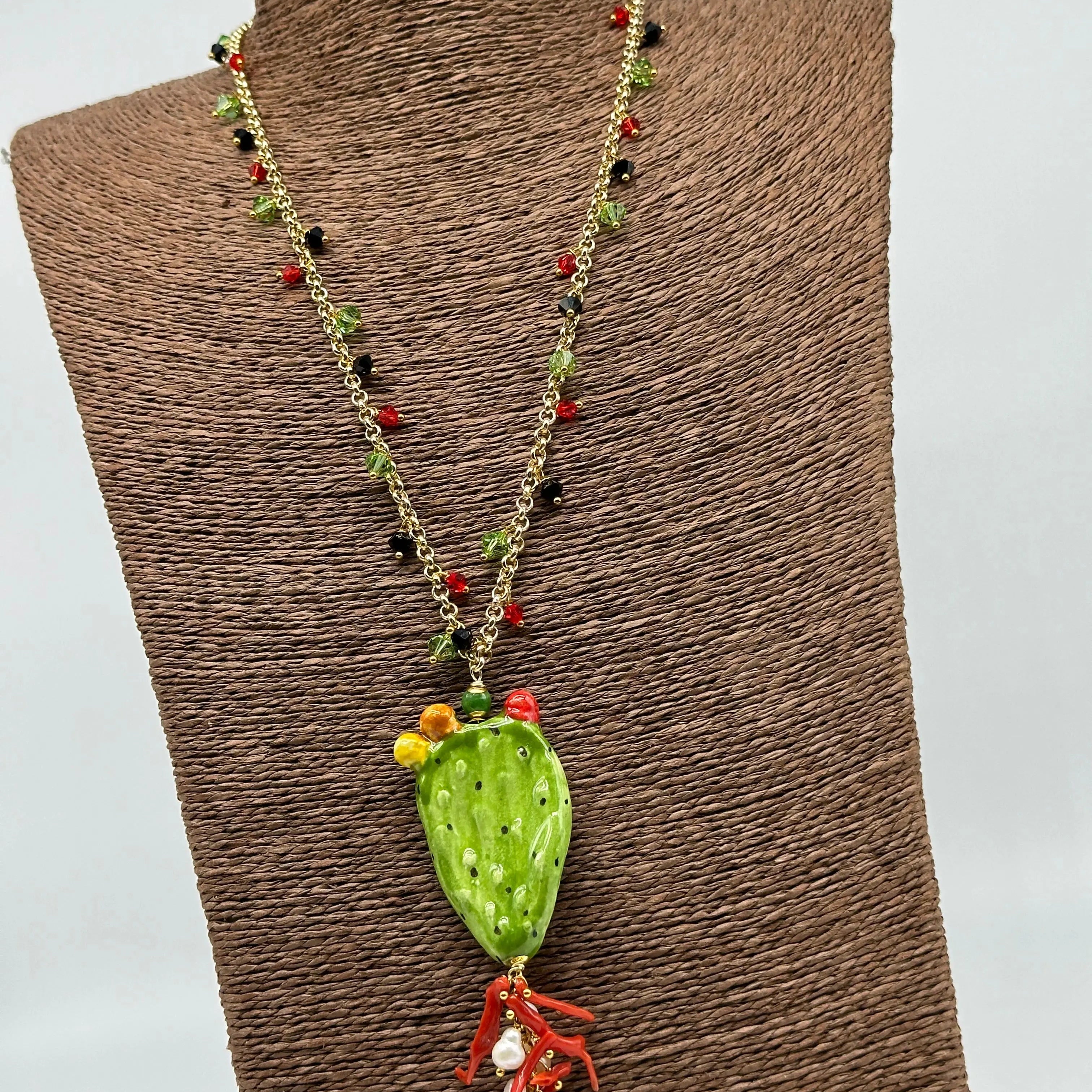 Collana Siciliana Fico d'India in Ceramica di Caltagirone, pietre, corallo, catena dorata V.2 DD CERAMICHE SICILIANE