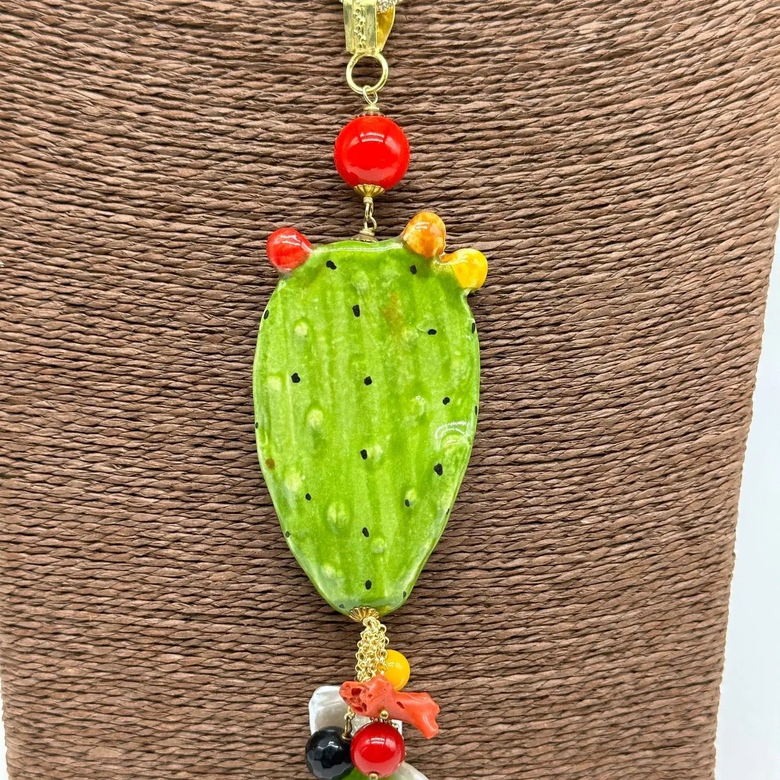 Collana Siciliana Fico d'India in Ceramica di Caltagirone, pietre, corallo, catena dorata - DD CERAMICHE SICILIANE