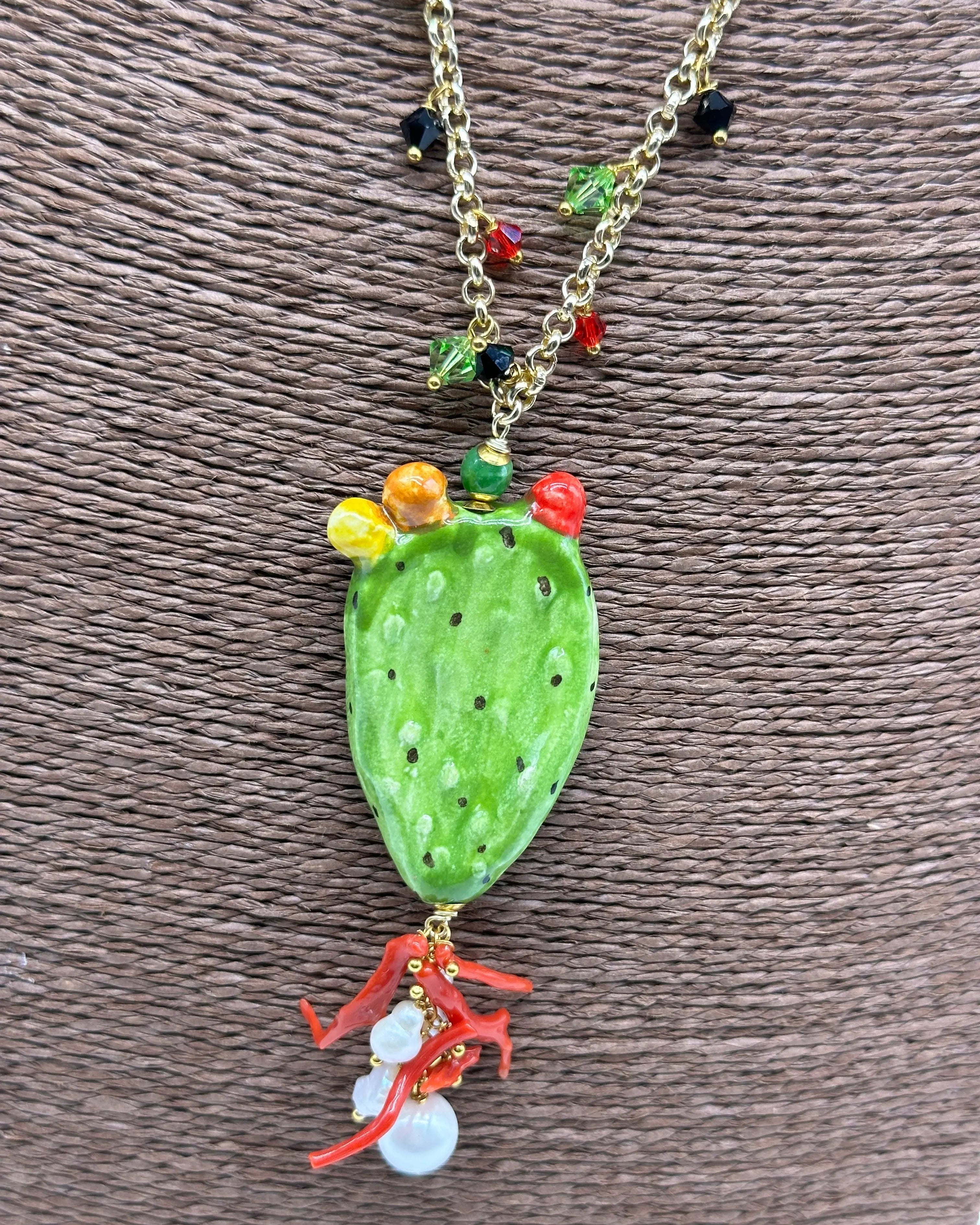 Collana Siciliana Fico d'India in Ceramica di Caltagirone, pietre, corallo, catena dorata V.2 DD CERAMICHE SICILIANE