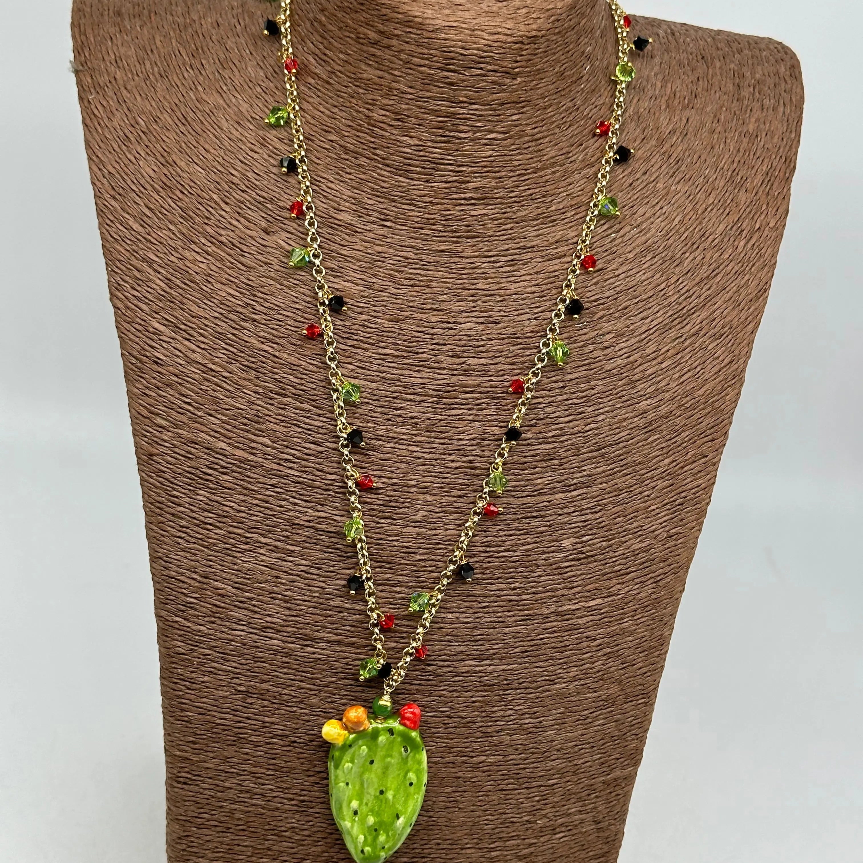 Collana Siciliana Fico d'India in Ceramica di Caltagirone, pietre, corallo, catena dorata V.2 DD CERAMICHE SICILIANE