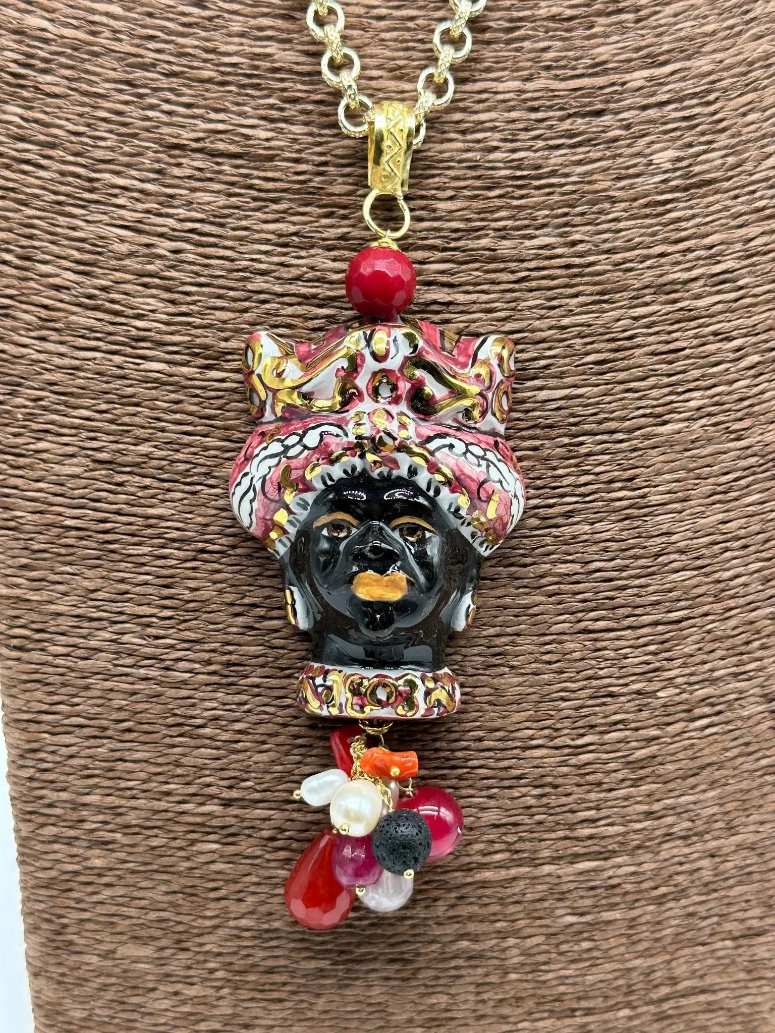 Collana Siciliana Testa di Moro Ceramica di Caltagirone Turbante Bordeaux Decorato dettagli Oro - COLLANA