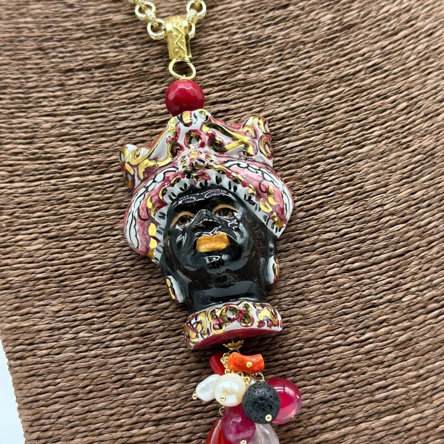 Collana Siciliana Testa di Moro Ceramica di Caltagirone Turbante Bordeaux Decorato dettagli Oro - COLLANA