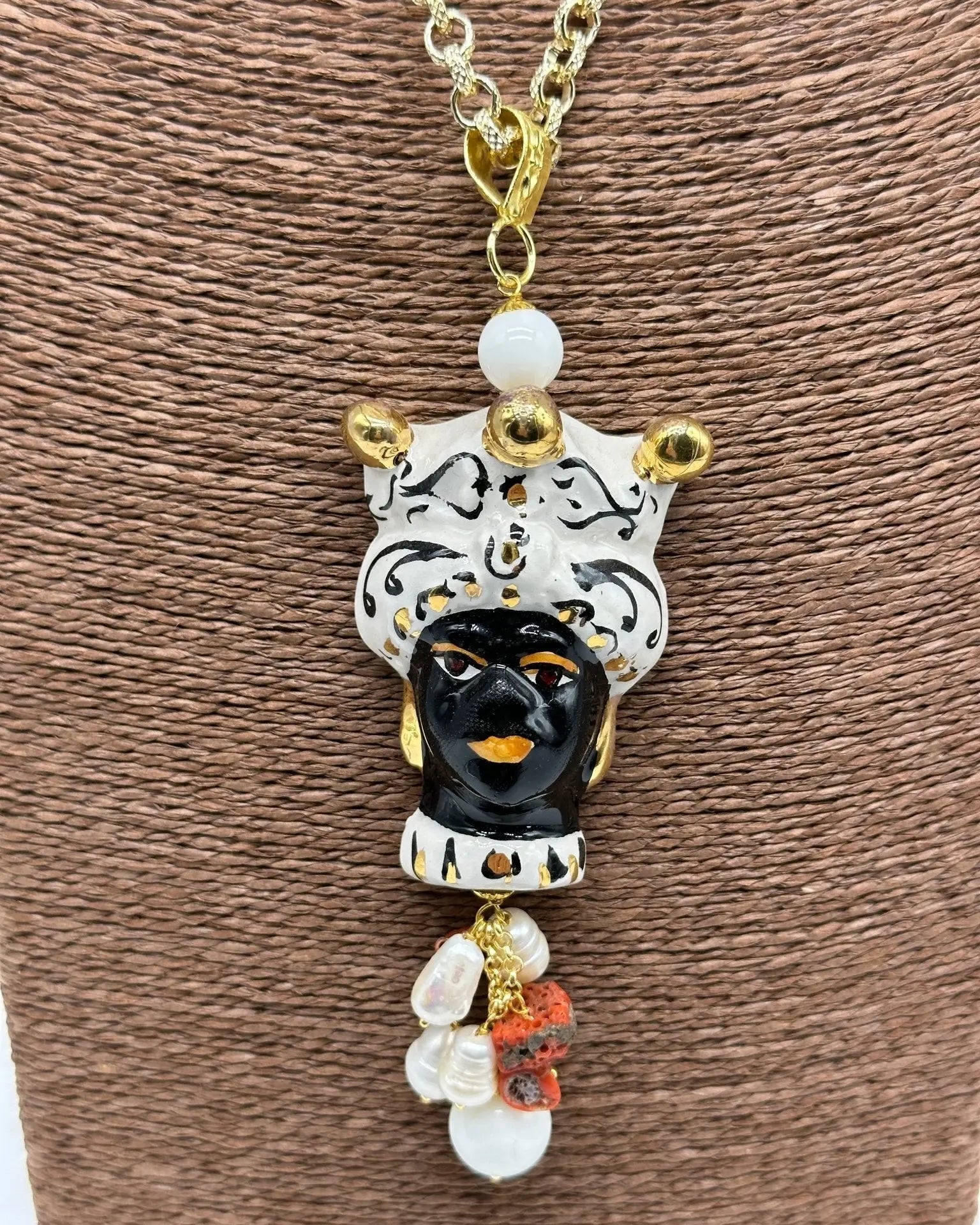 Collana Siciliana Testa di Moro Ceramica di Caltagirone Turbante Bianco Decorato Sfere Oro - COLLANA