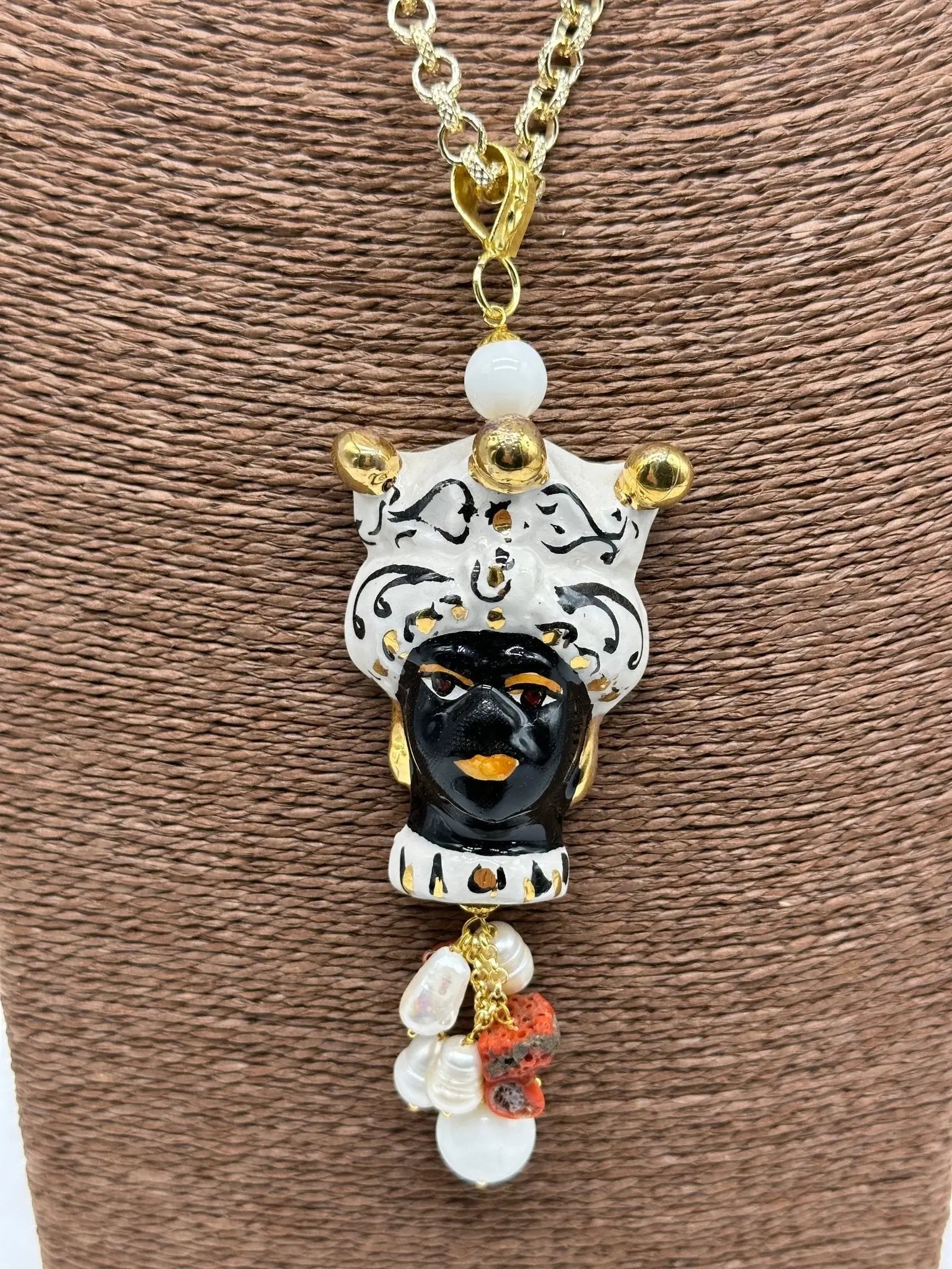 Collana Siciliana Testa di Moro Ceramica di Caltagirone Turbante Bianco Decorato Sfere Oro - COLLANA
