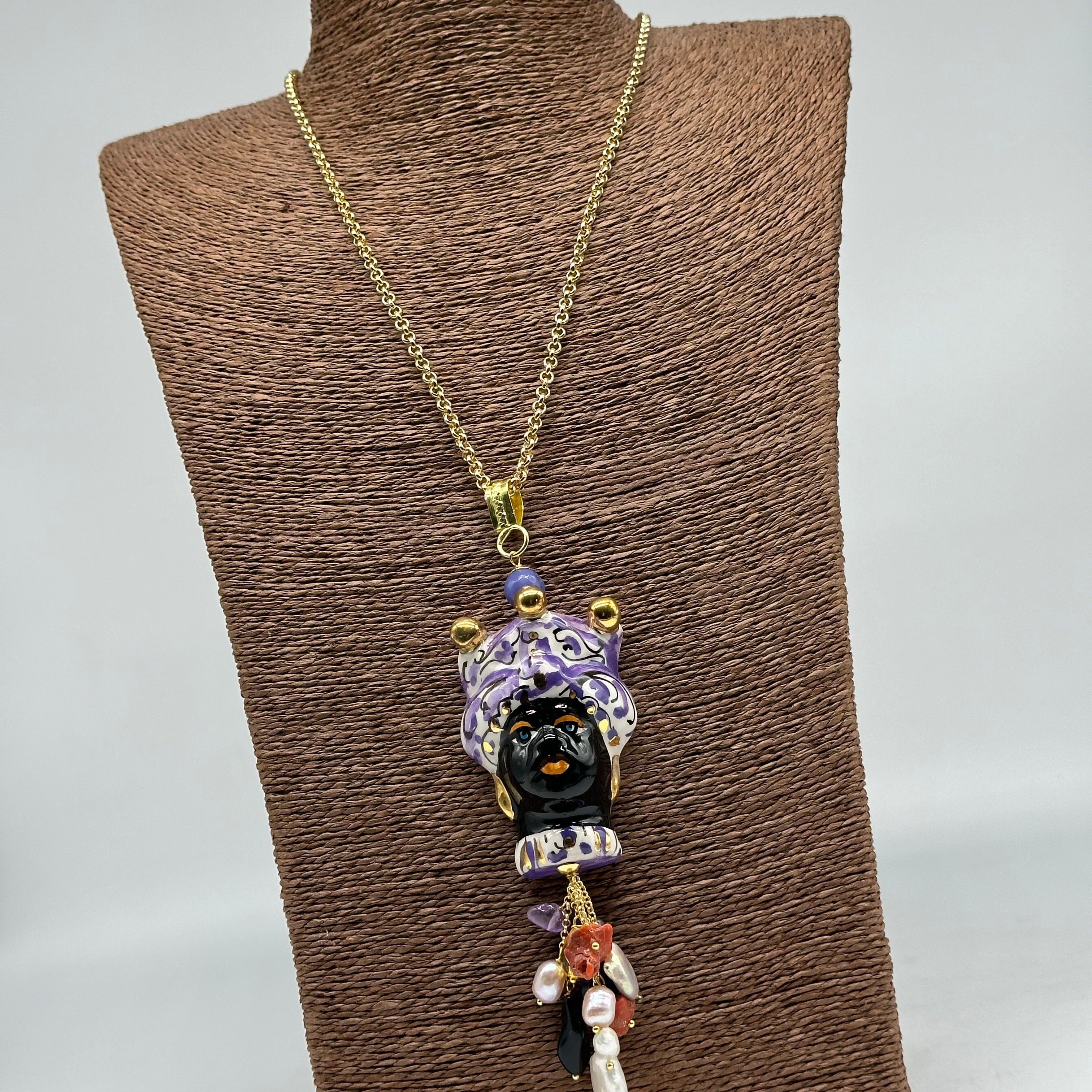 Collana Siciliana Testa di Moro Ceramica di Caltagirone Turbante Viola Decorato dettagli Oro - COLLANA