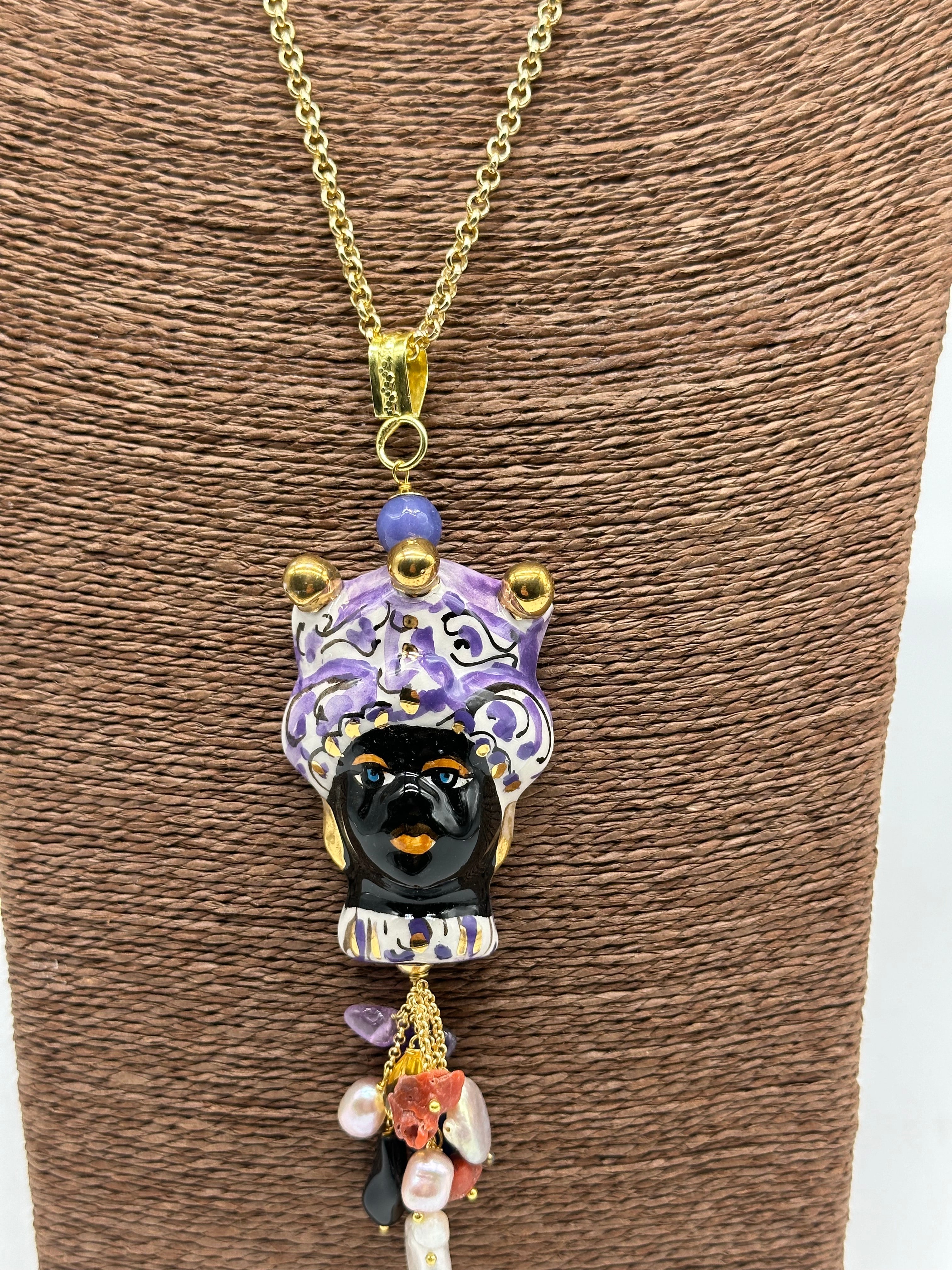 Collana Siciliana Testa di Moro Ceramica di Caltagirone Turbante Viola Decorato dettagli Oro - COLLANA