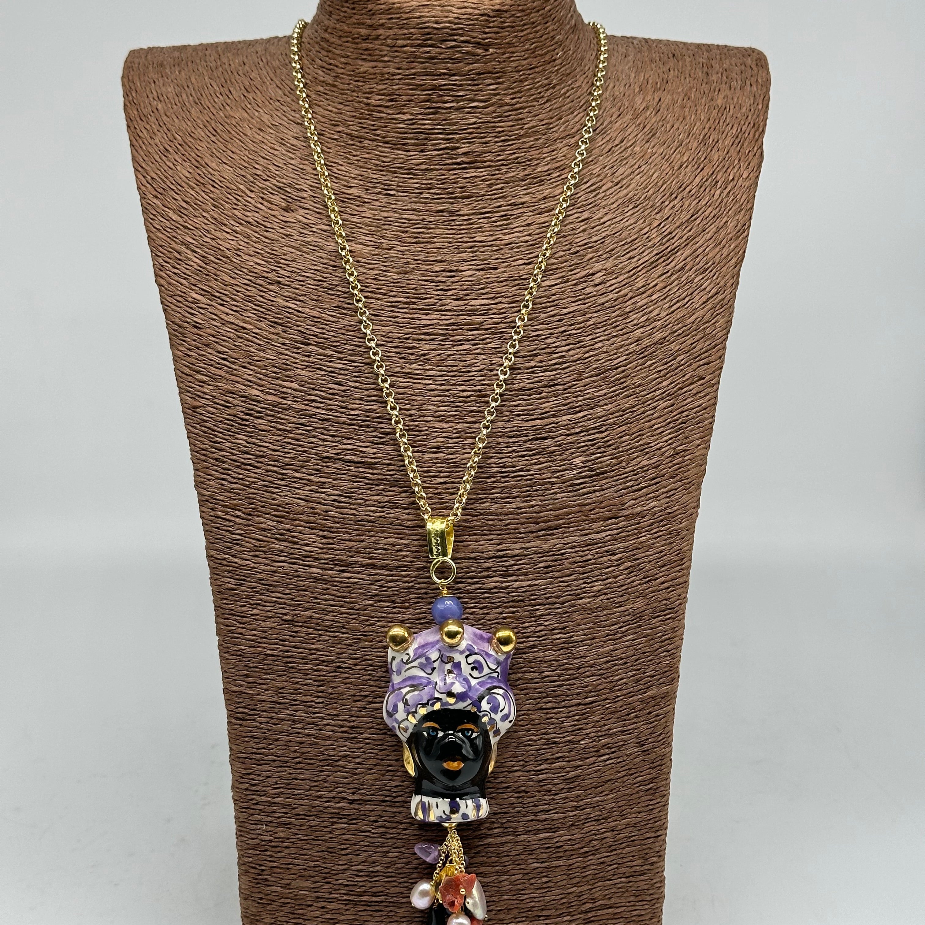 Collana Siciliana Testa di Moro Ceramica di Caltagirone Turbante Viola Decorato dettagli Oro - COLLANA