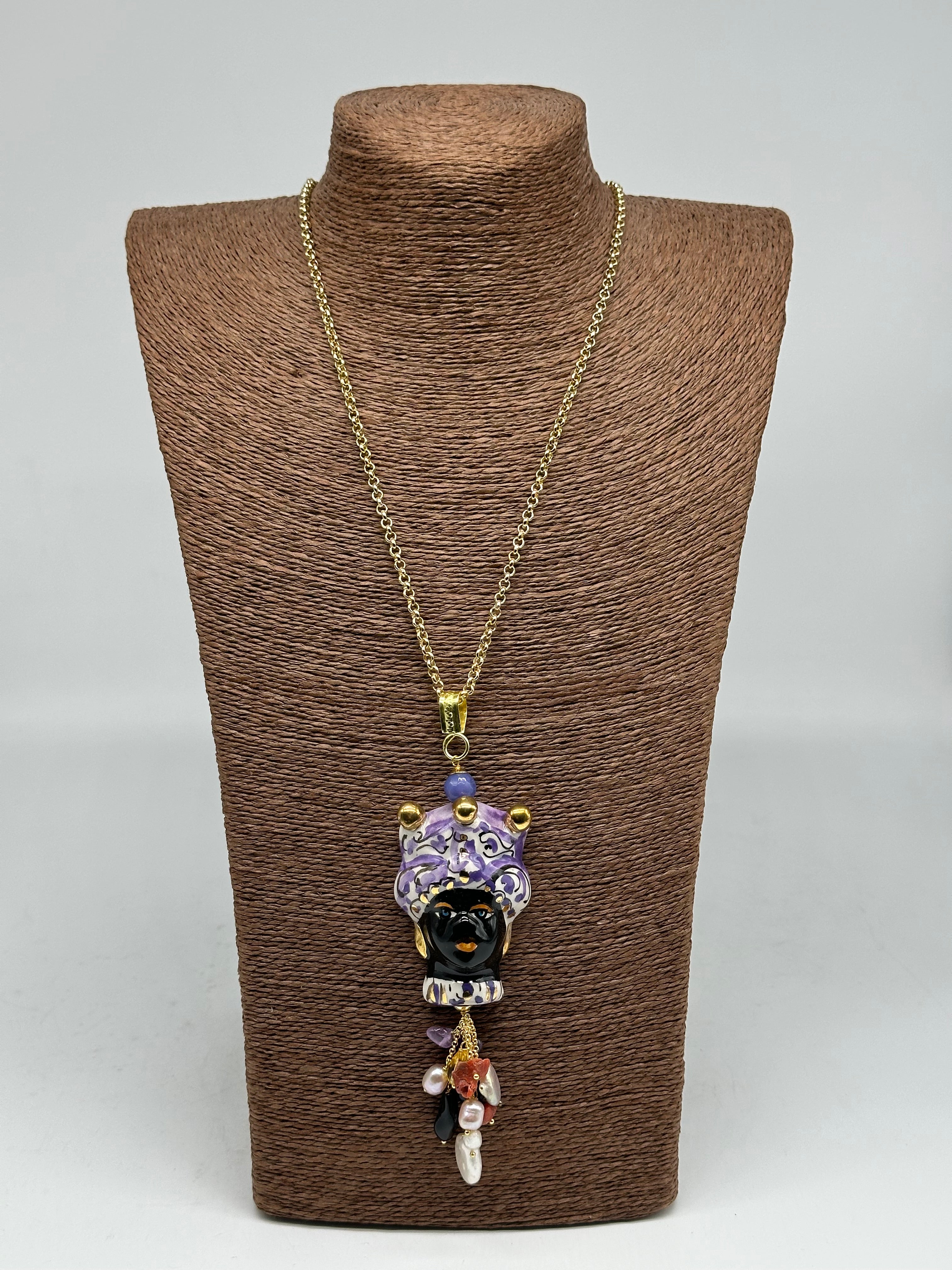 Collana Siciliana Testa di Moro Ceramica di Caltagirone Turbante Viola Decorato dettagli Oro - COLLANA