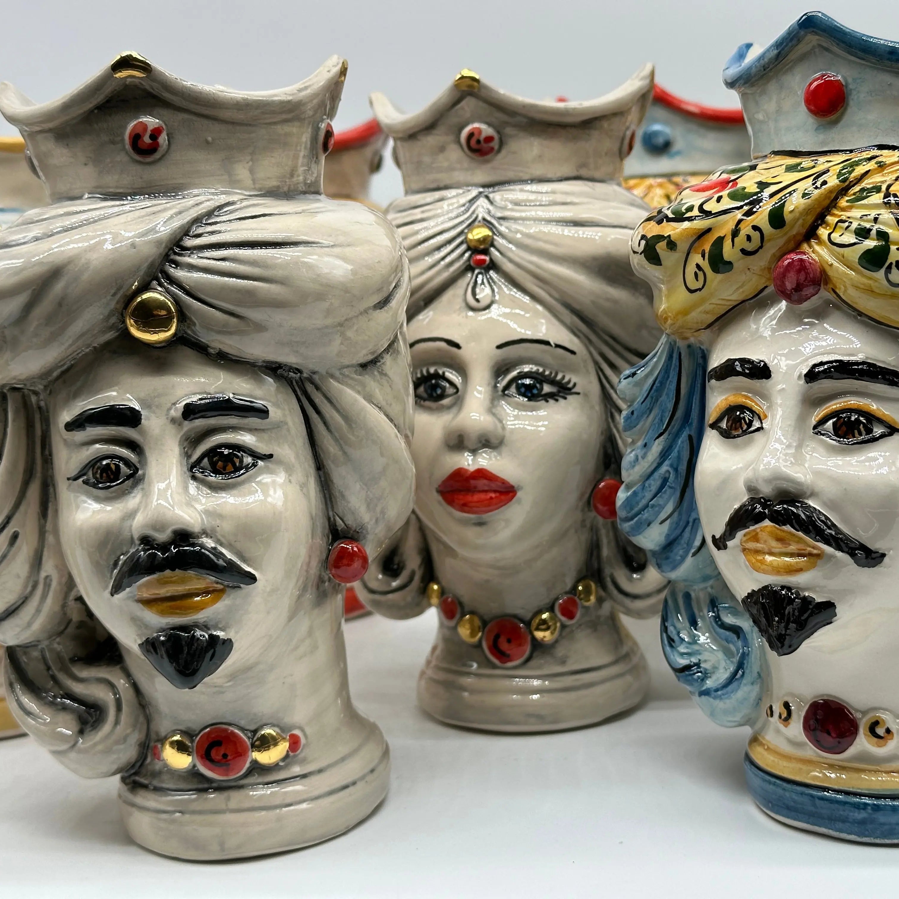 Coppia Teste di Moro DAFNE Ceramica Caltagirone cm H.20 L.12 Artigianale VARI COLORI DD CERAMICHE SICILIANE