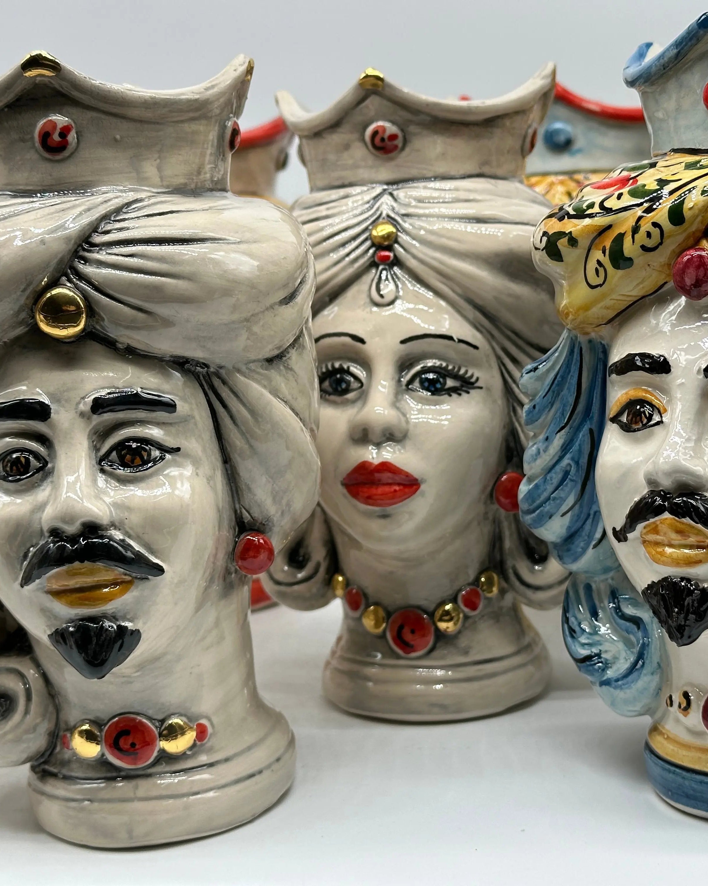 Coppia Teste di Moro DAFNE Ceramica Caltagirone cm H.20 L.12 Artigianale VARI COLORI DD CERAMICHE SICILIANE