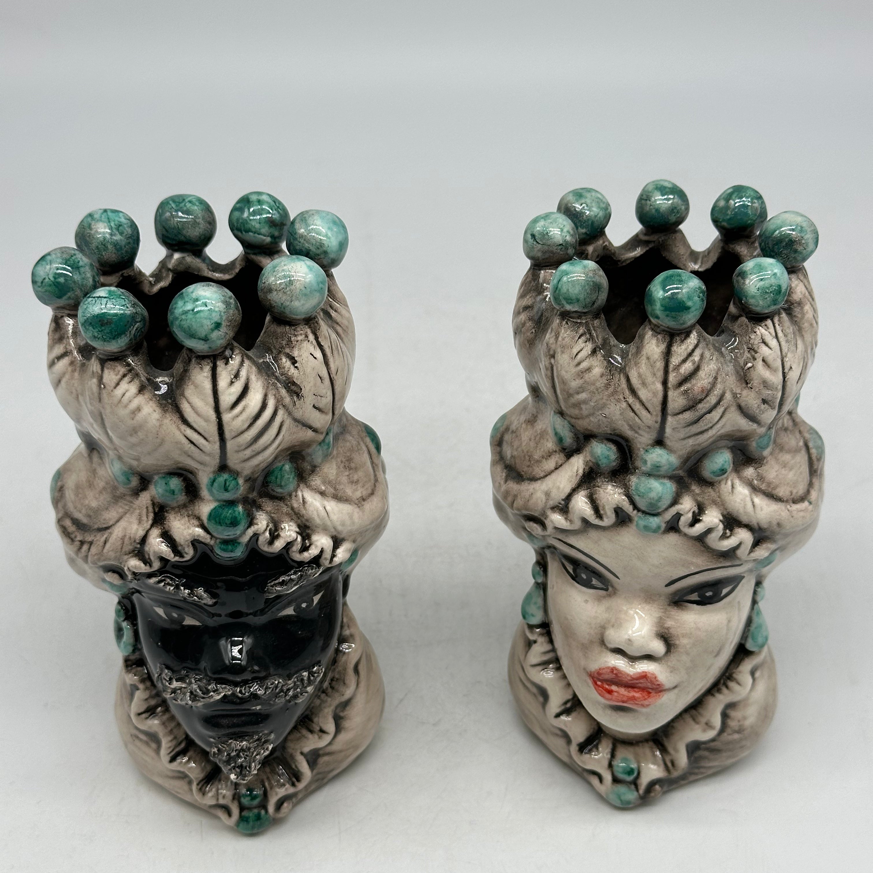 Coppia Teste di Moro Luis Ceramica Caltagirone cm H.17 L.9 Artigianale Beige Sfere Verde - TESTE DI MORO