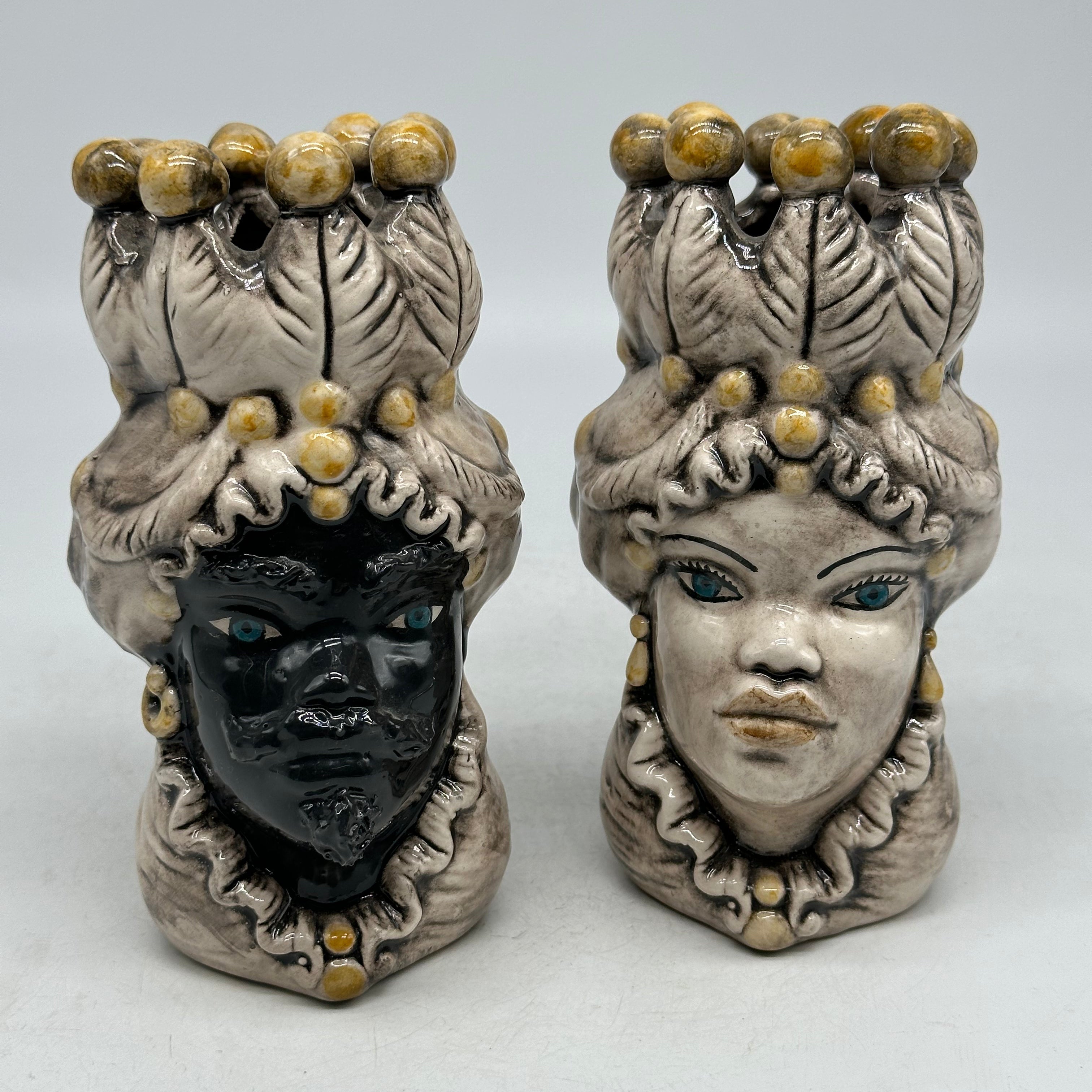 Coppia Teste di Moro Luis Ceramica Caltagirone cm H.17 L.9 Artigianale Beige Sfere Giallo - TESTE DI MORO