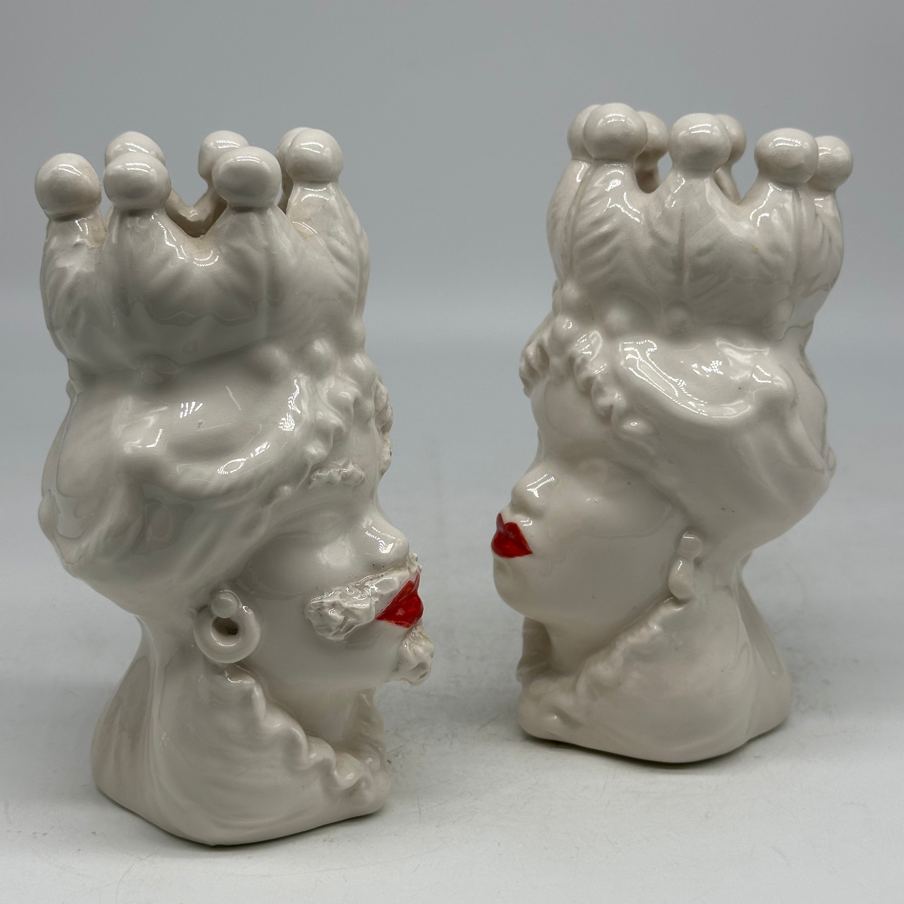 Coppia Teste di Moro Luis Ceramica Caltagirone cm H.17 L.9 Artigianale Bianco Rosso - TESTE DI MORO