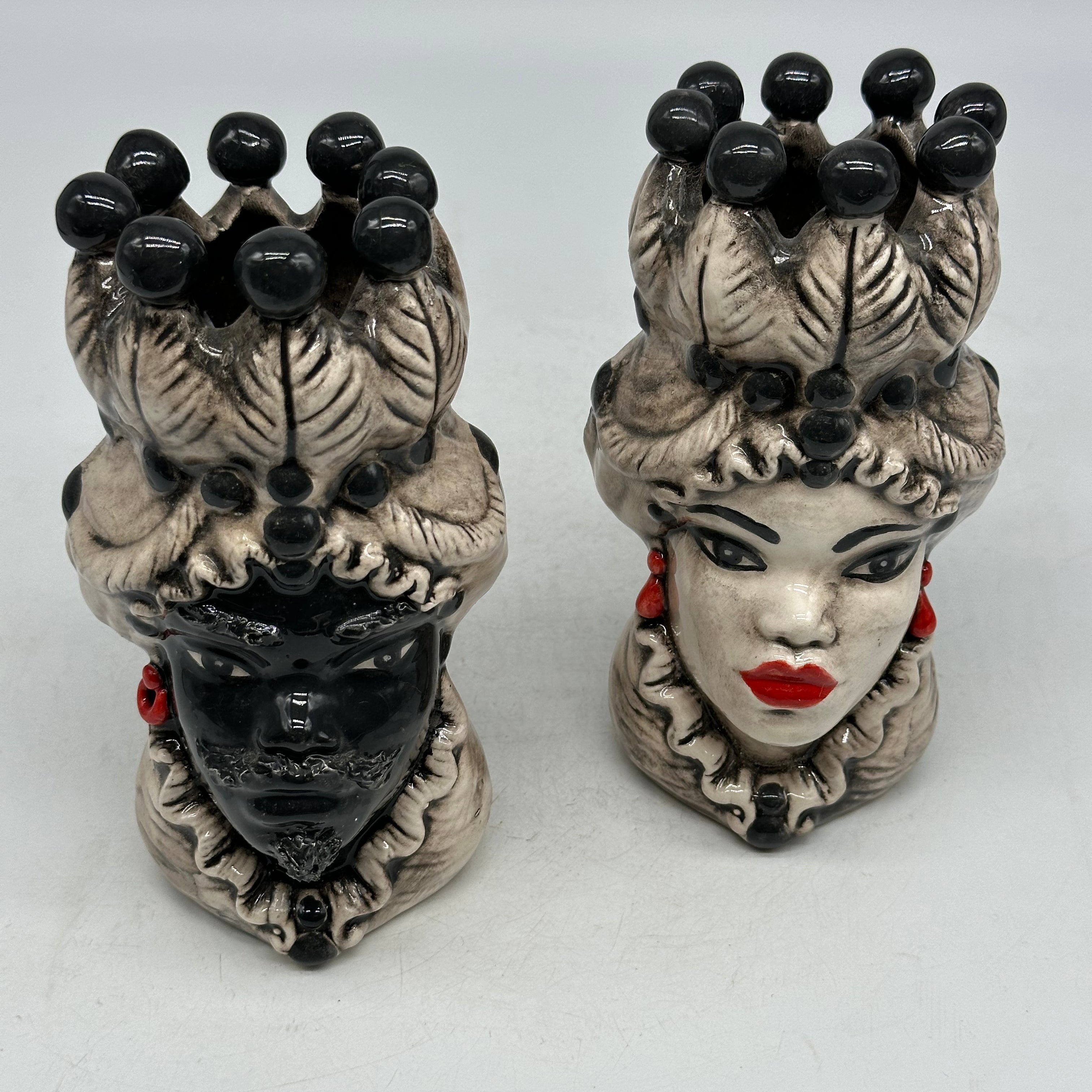 Coppia Teste di Moro Luis Ceramica Caltagirone cm H.17 L.9 Artigianale Beige Sfere Nero - TESTE DI MORO