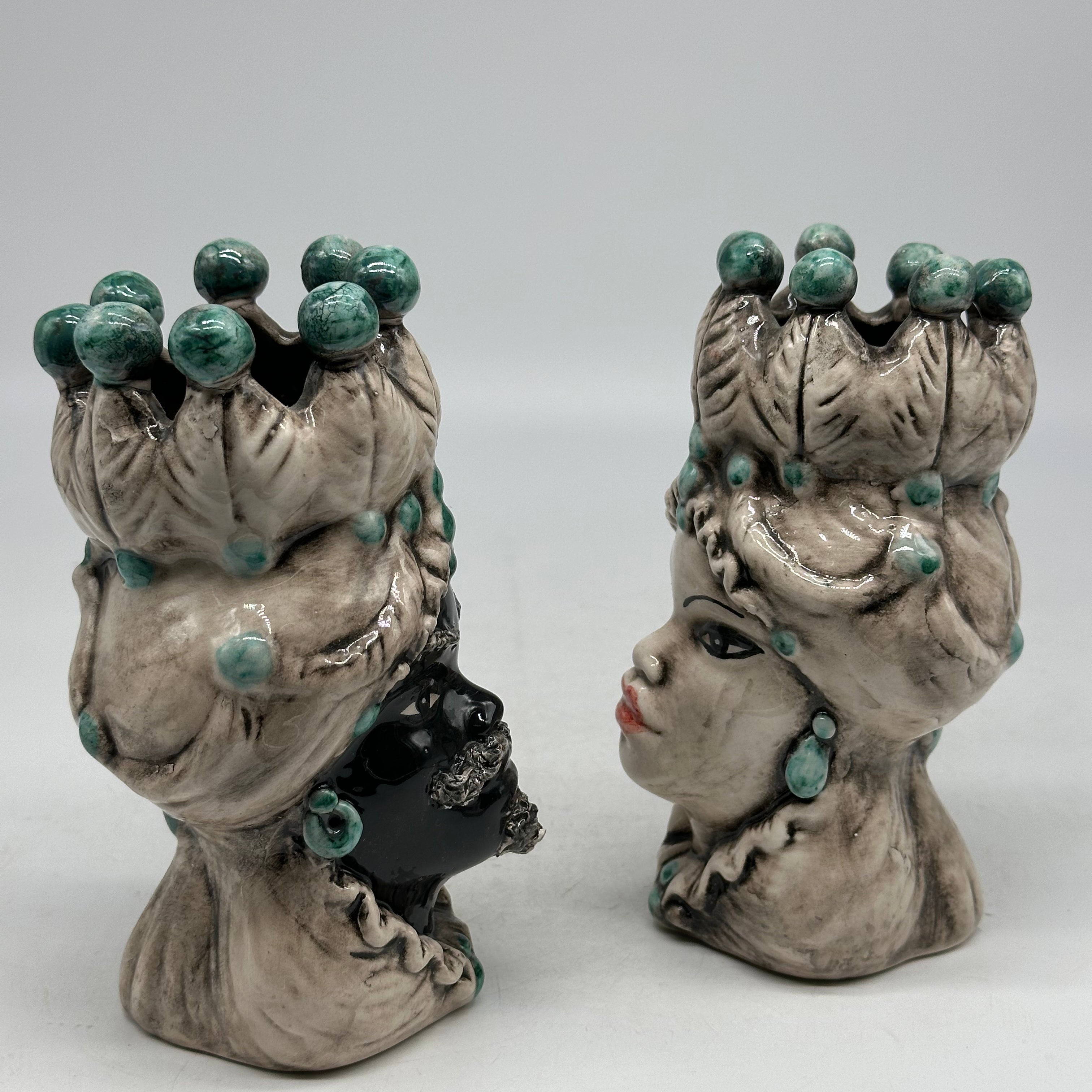 Coppia Teste di Moro Luis Ceramica Caltagirone cm H.17 L.9 Artigianale Beige Sfere Verde - TESTE DI MORO