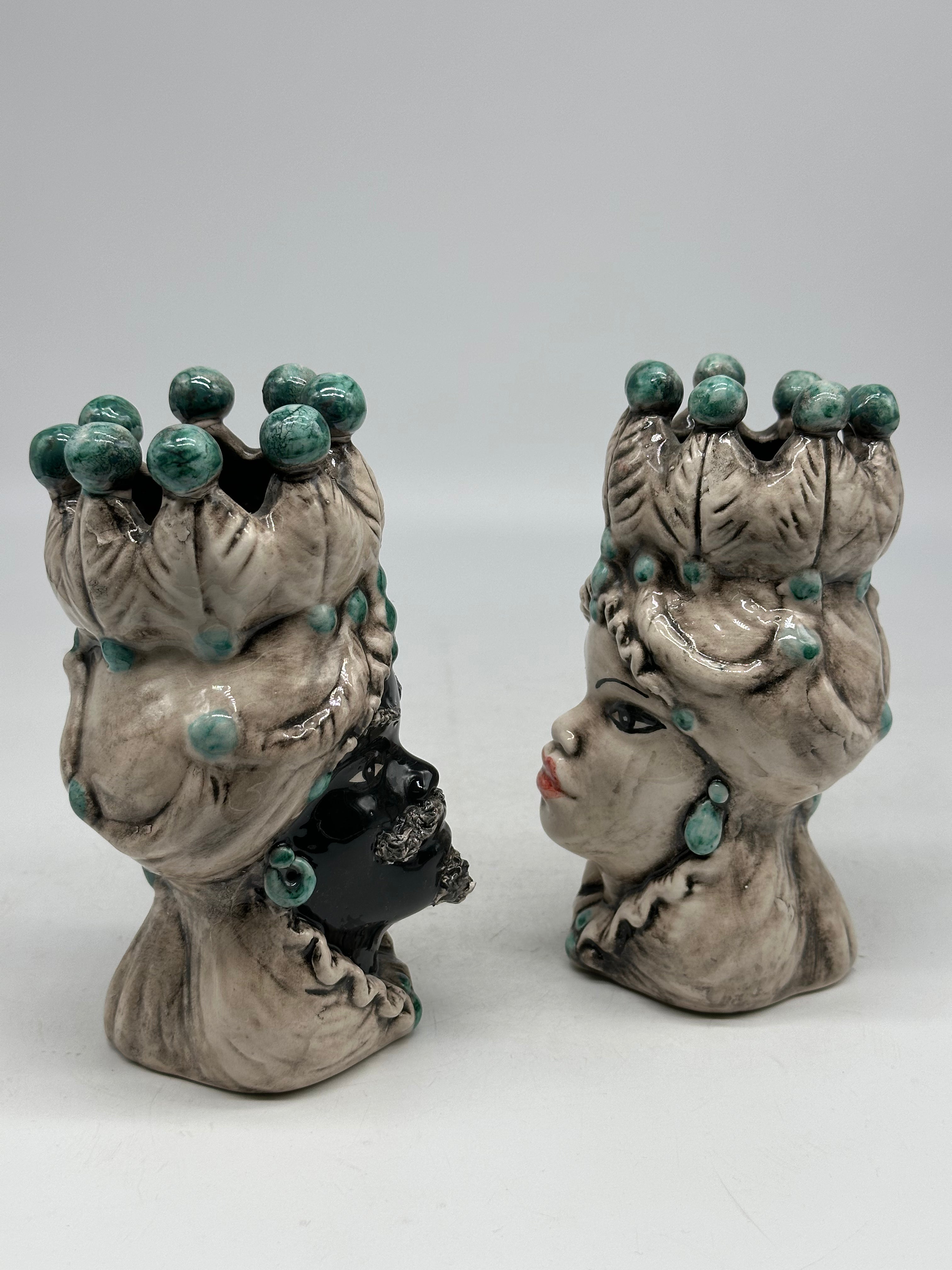 Coppia Teste di Moro Luis Ceramica Caltagirone cm H.17 L.9 Artigianale Beige Sfere Verde - TESTE DI MORO