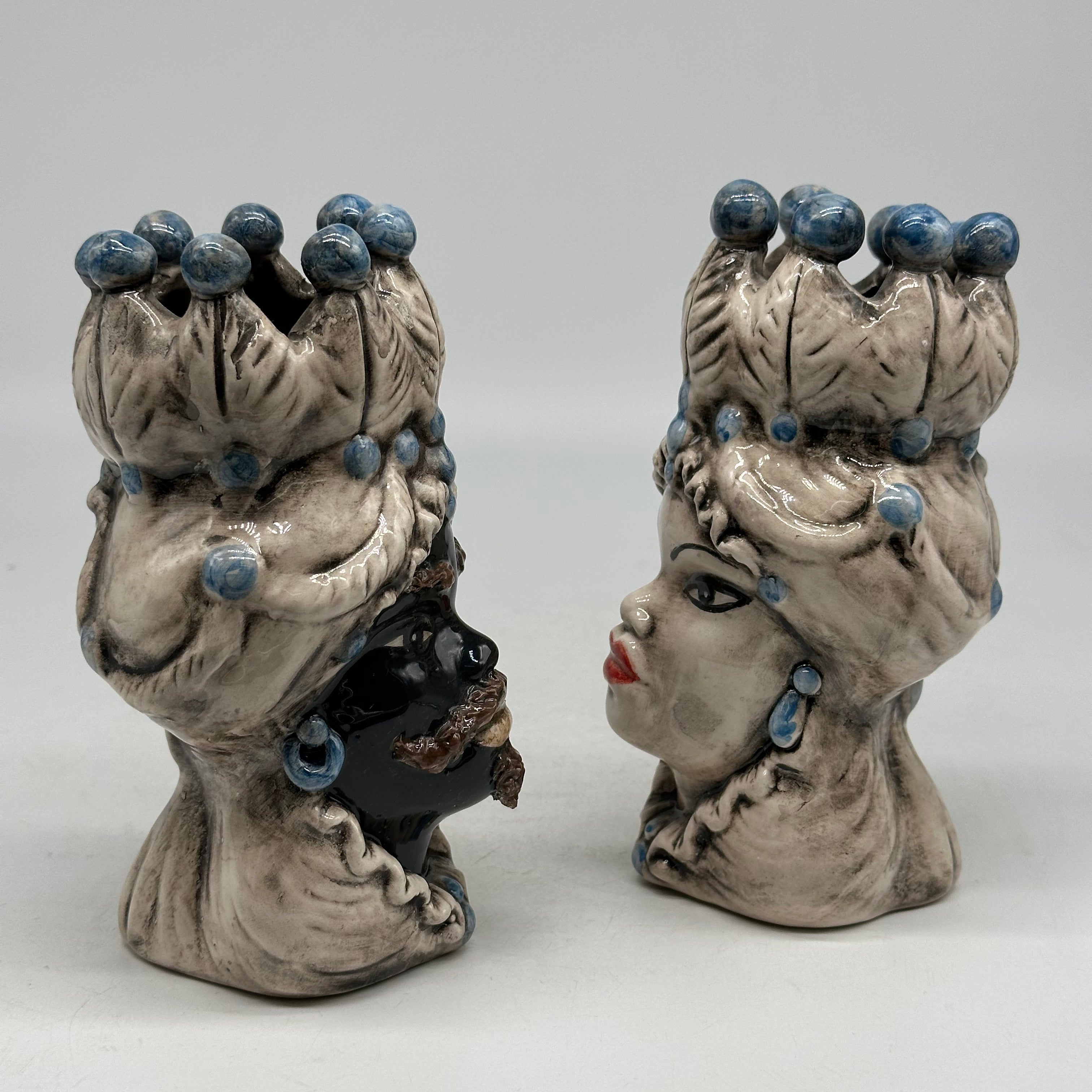 Coppia Teste di Moro Luis Ceramica Caltagirone cm H.17 L.9 Artigianale Beige Sfere Celeste - TESTE DI MORO