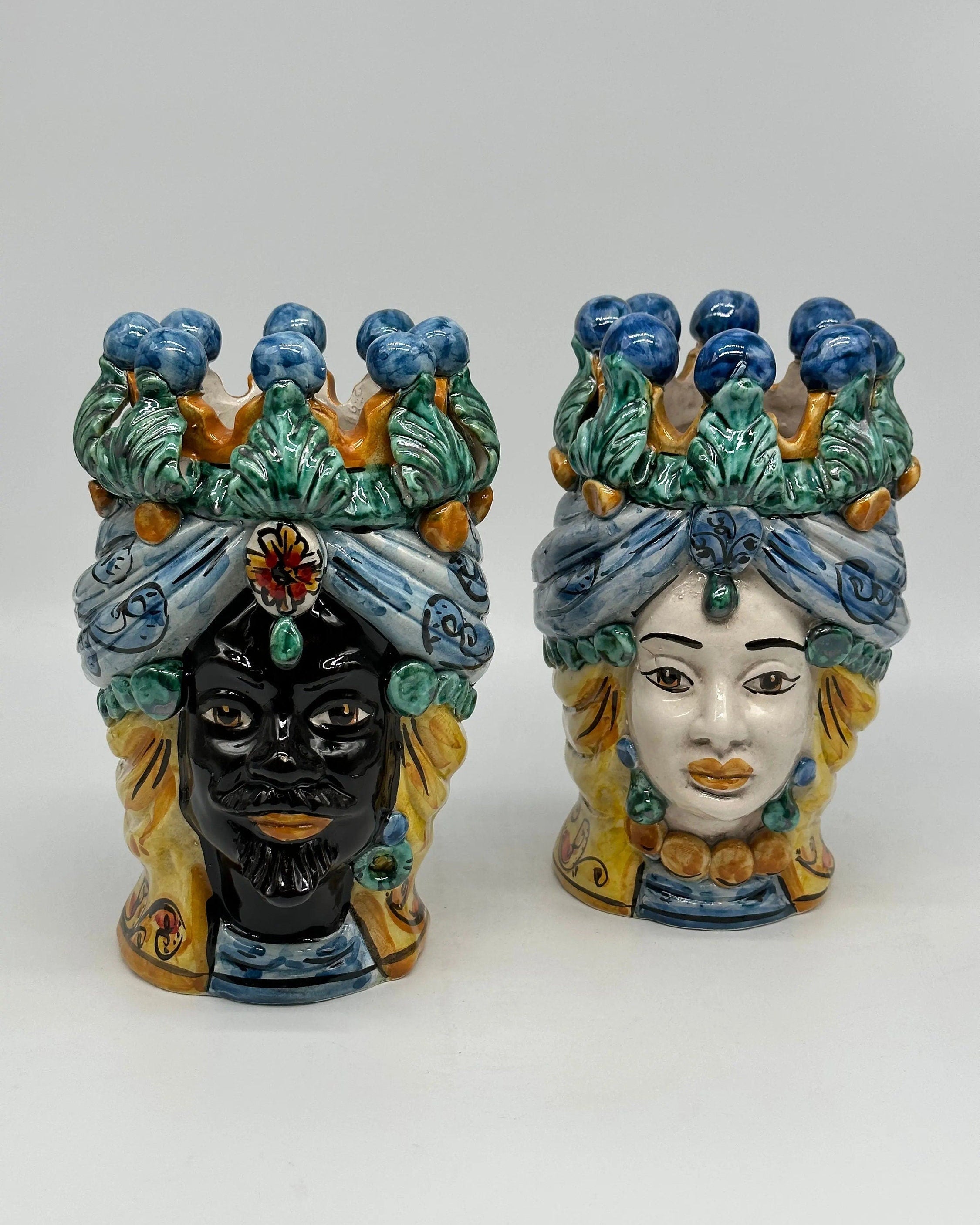 Coppia Teste di Moro Seicento Ceramica Caltagirone cm H.20 L.12 Artigianale VARI COLORI DD CERAMICHE SICILIANE