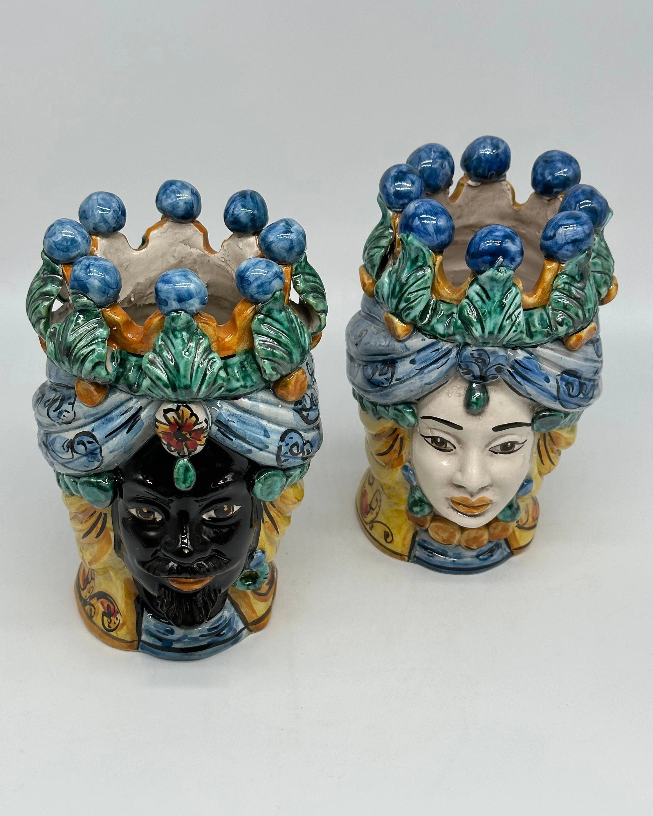 Coppia Teste di Moro Seicento Ceramica Caltagirone cm H.20 L.12 Artigianale VARI COLORI DD CERAMICHE SICILIANE