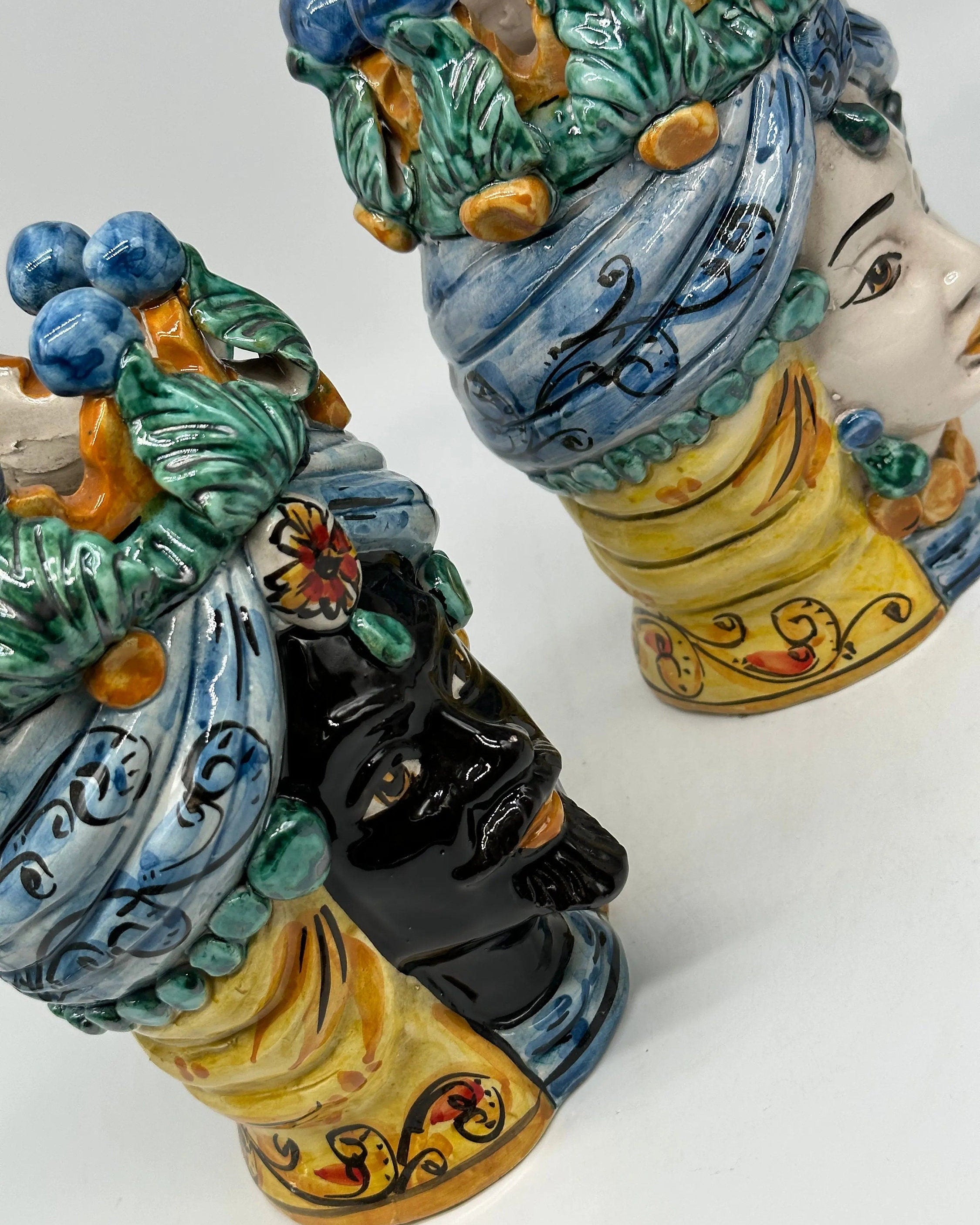 Coppia Teste di Moro Seicento Ceramica Caltagirone cm H.20 L.12 Artigianale VARI COLORI DD CERAMICHE SICILIANE