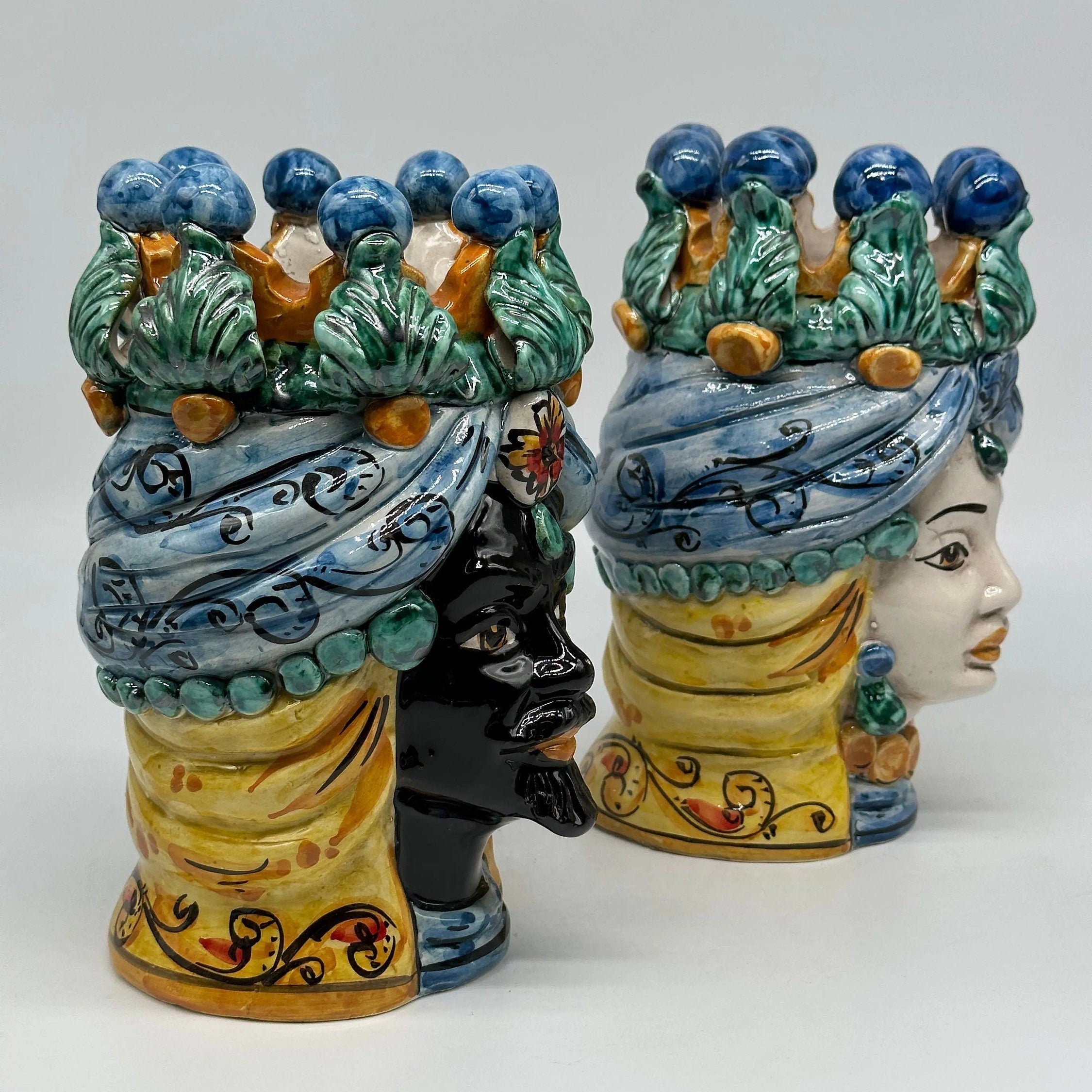 Coppia Teste di Moro Seicento Ceramica Caltagirone cm H.20 L.12 Artigianale VARI COLORI DD CERAMICHE SICILIANE