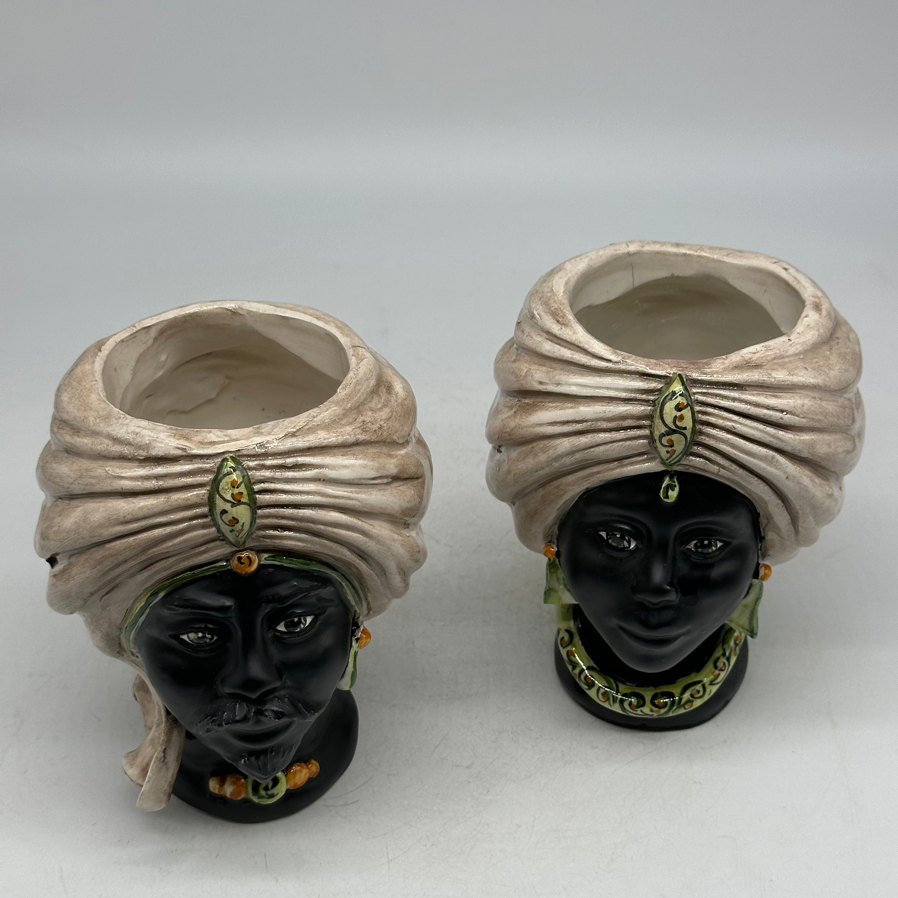 FINE SERIE - Coppia Teste di Moro Atena MINI Ceramica Caltagirone cm H.15 L.11 Artigianale Ecru Opaco Verde - TESTE