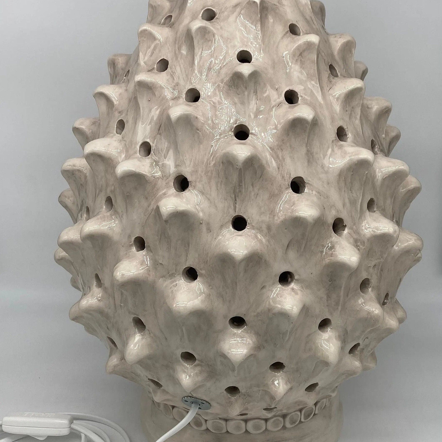 Lampada Pigna traforata Ceramica Caltagirone cm H.47 L.30 Artigianale Ghiaccio DD CERAMICHE SICILIANE