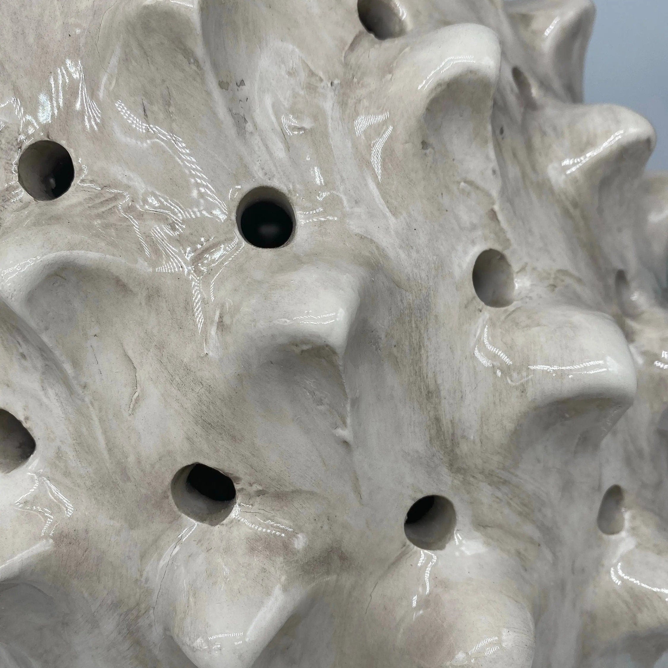 Lampada Pigna traforata Ceramica Caltagirone cm H.47 L.30 Artigianale Ghiaccio DD CERAMICHE SICILIANE