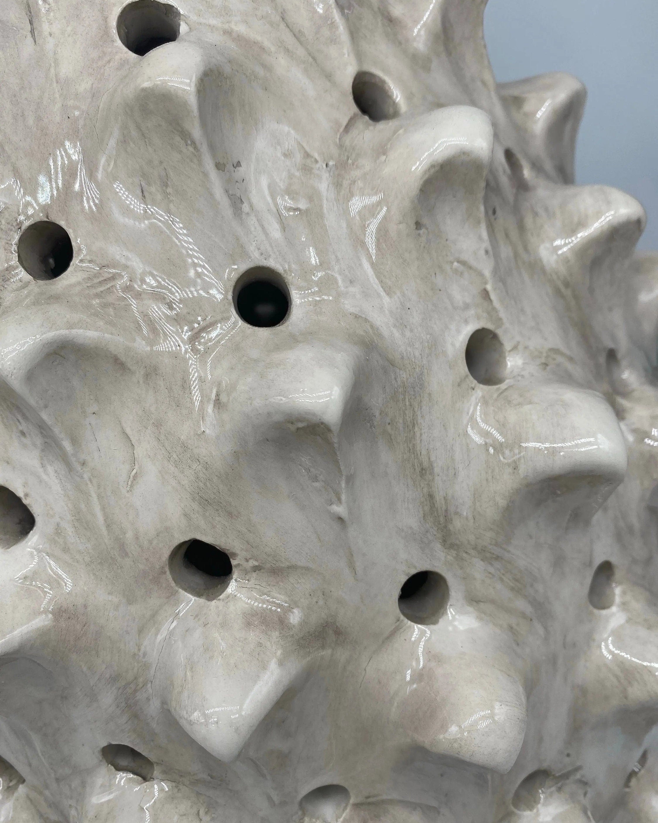 Lampada Pigna traforata Ceramica Caltagirone cm H.47 L.30 Artigianale Ghiaccio DD CERAMICHE SICILIANE