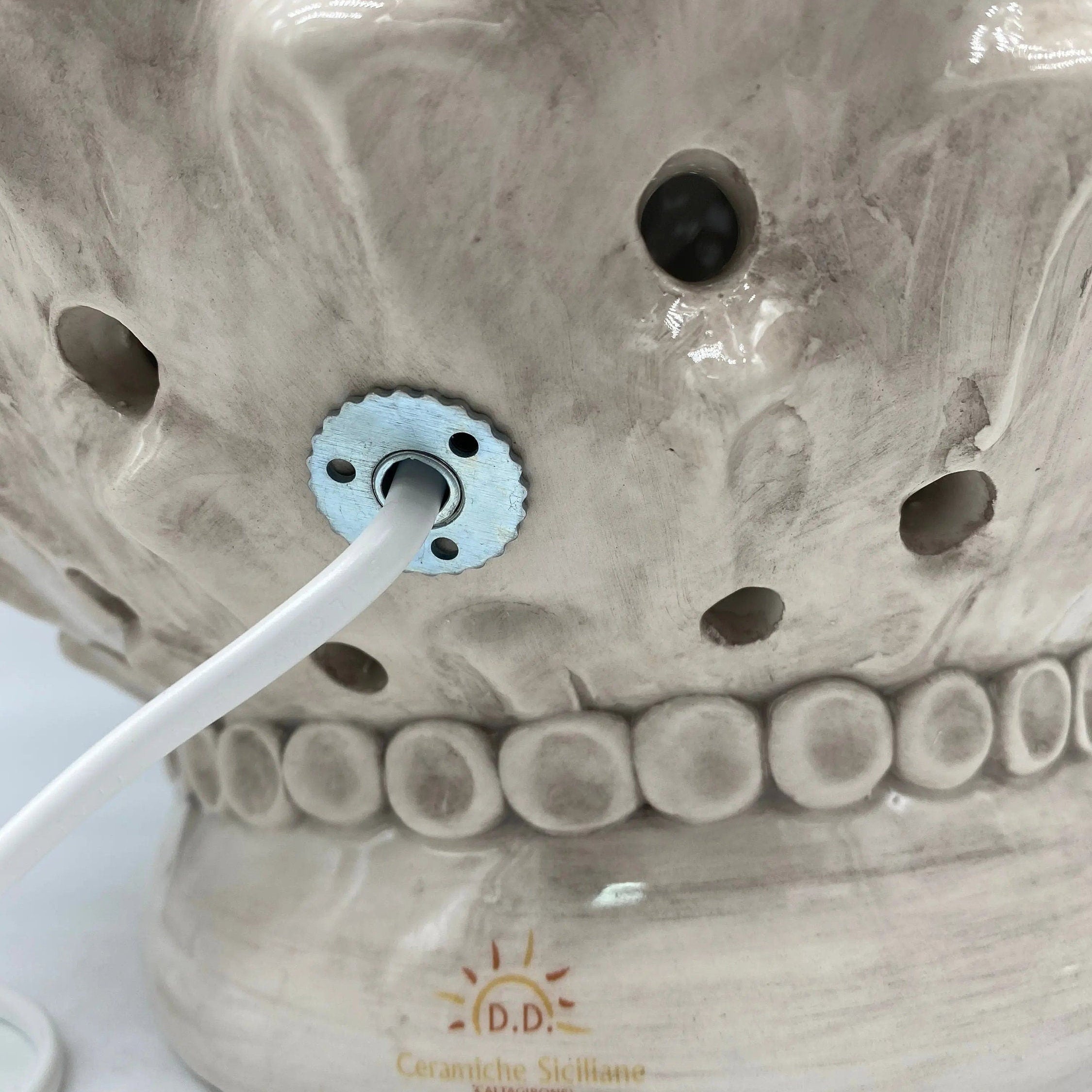 Lampada Pigna traforata Ceramica Caltagirone cm H.47 L.30 Artigianale Ghiaccio DD CERAMICHE SICILIANE