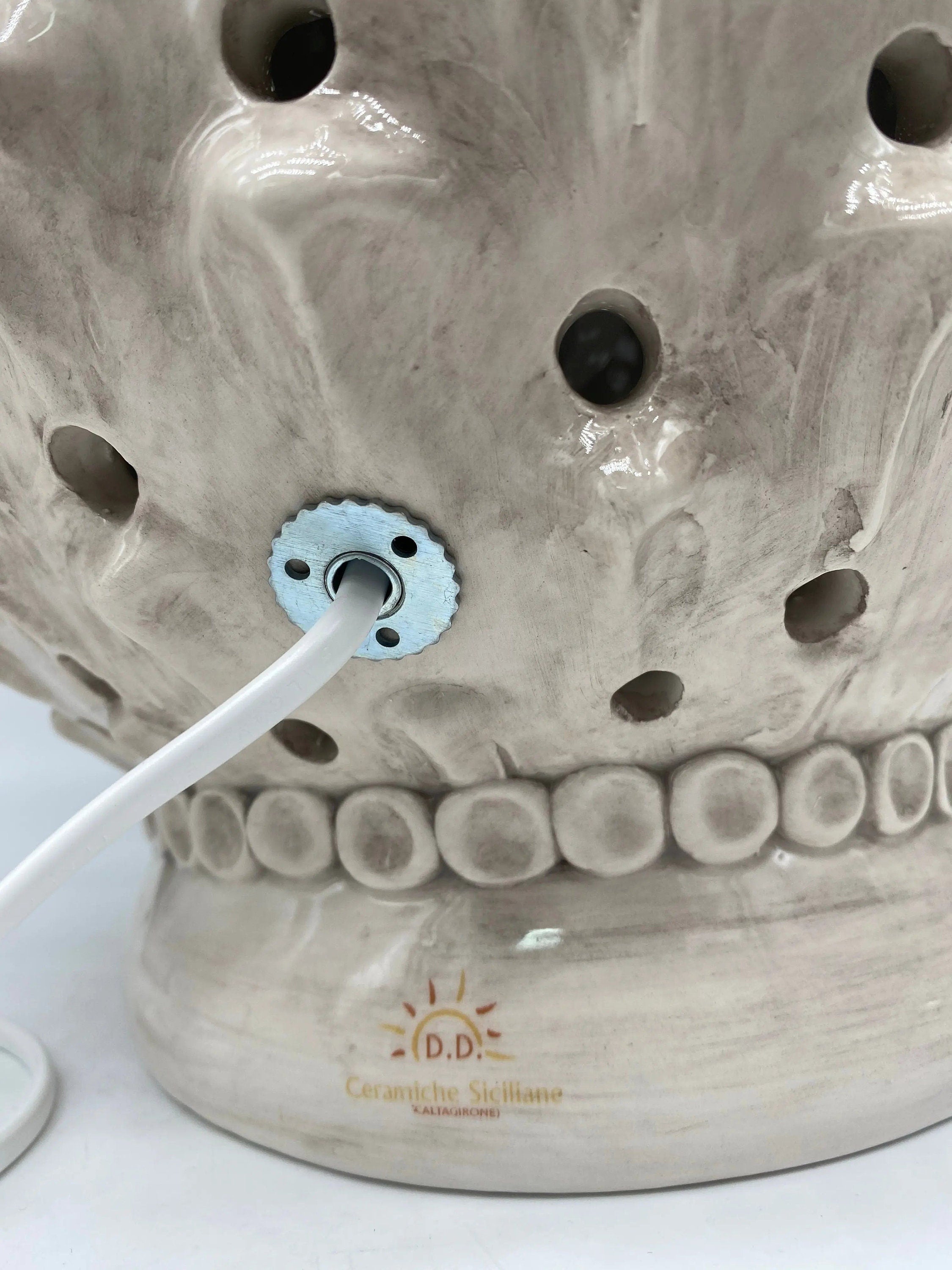 Lampada Pigna traforata Ceramica Caltagirone cm H.47 L.30 Artigianale Ghiaccio DD CERAMICHE SICILIANE