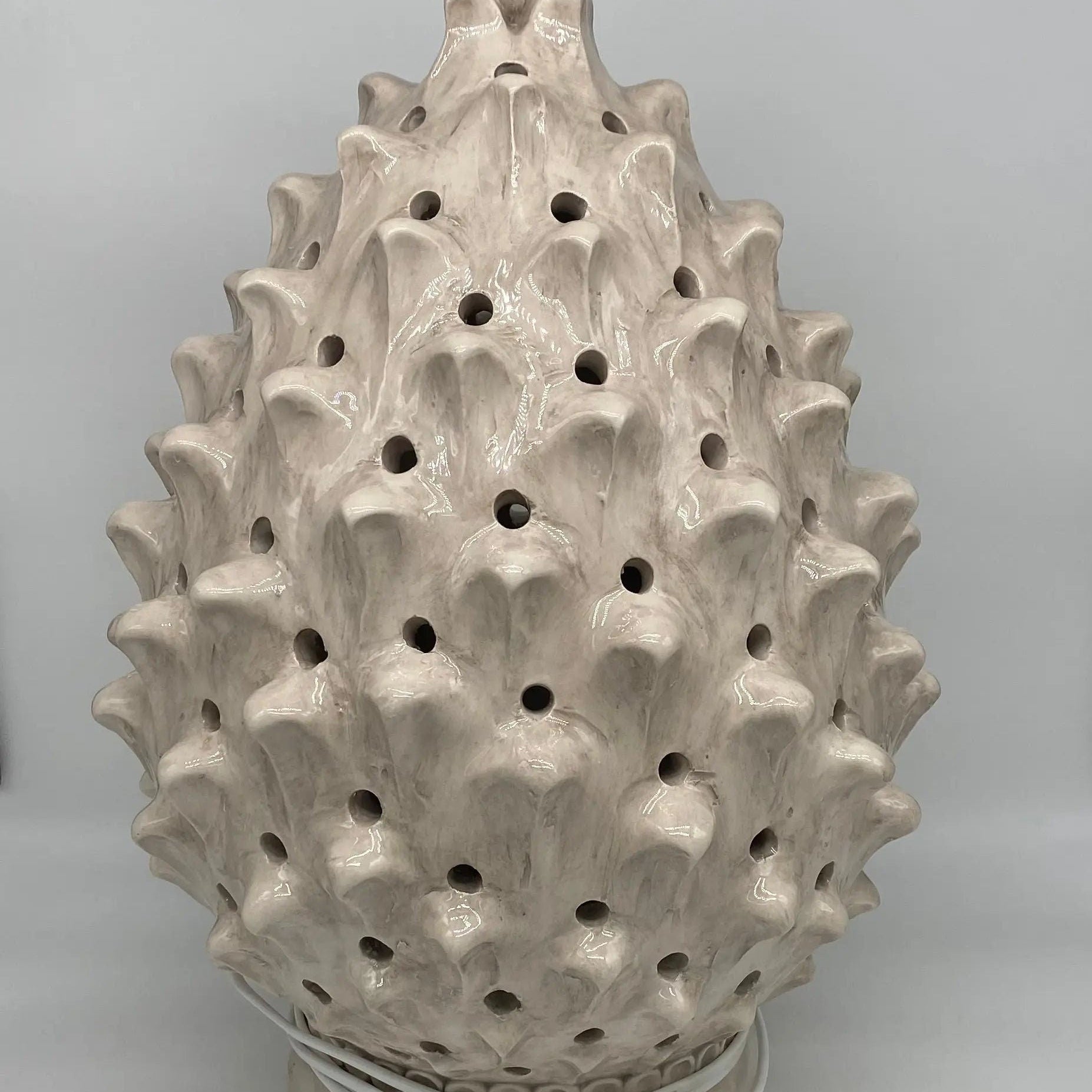 Lampada Pigna traforata Ceramica Caltagirone cm H.47 L.30 Artigianale Ghiaccio DD CERAMICHE SICILIANE