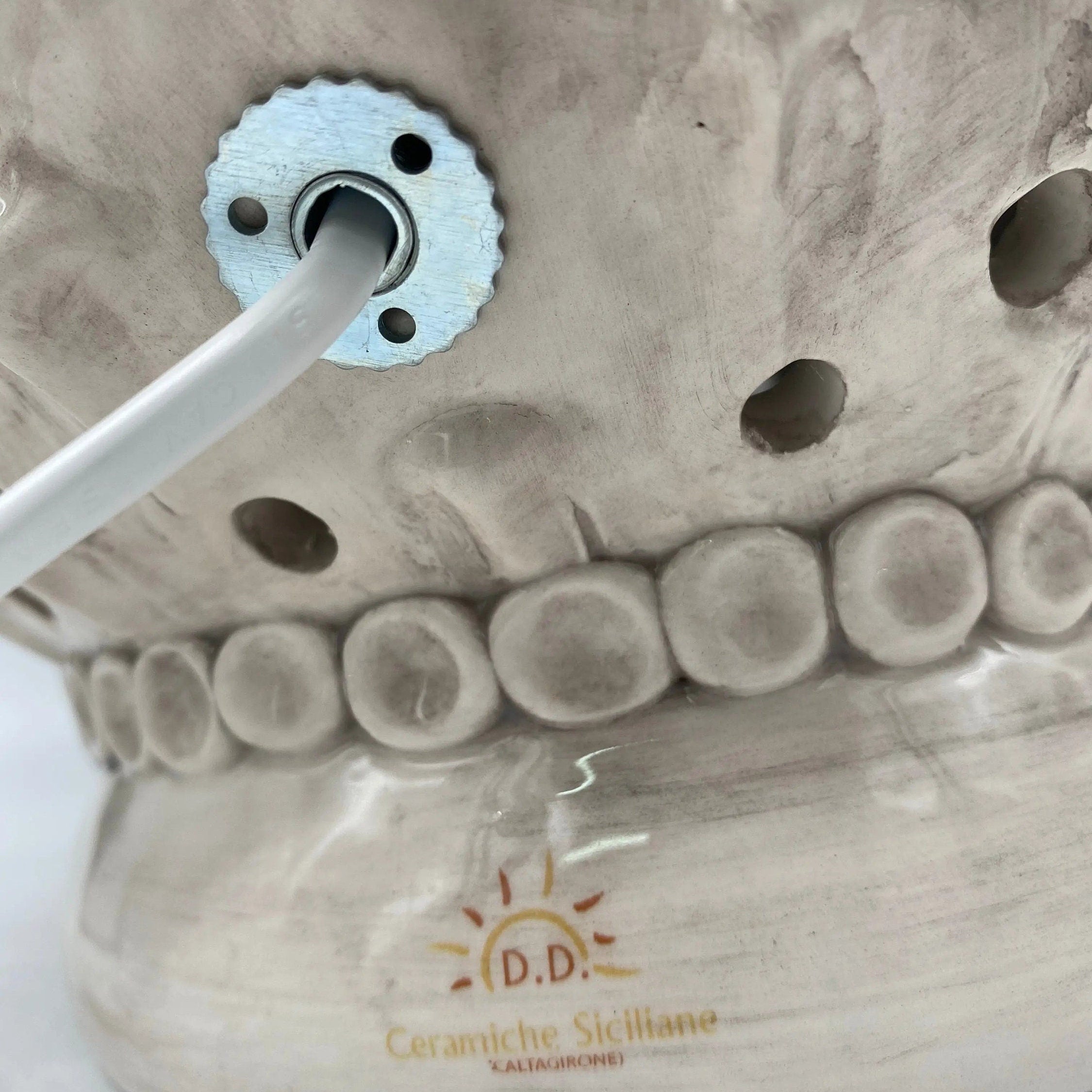 Lampada Pigna traforata Ceramica Caltagirone cm H.47 L.30 Artigianale Ghiaccio DD CERAMICHE SICILIANE