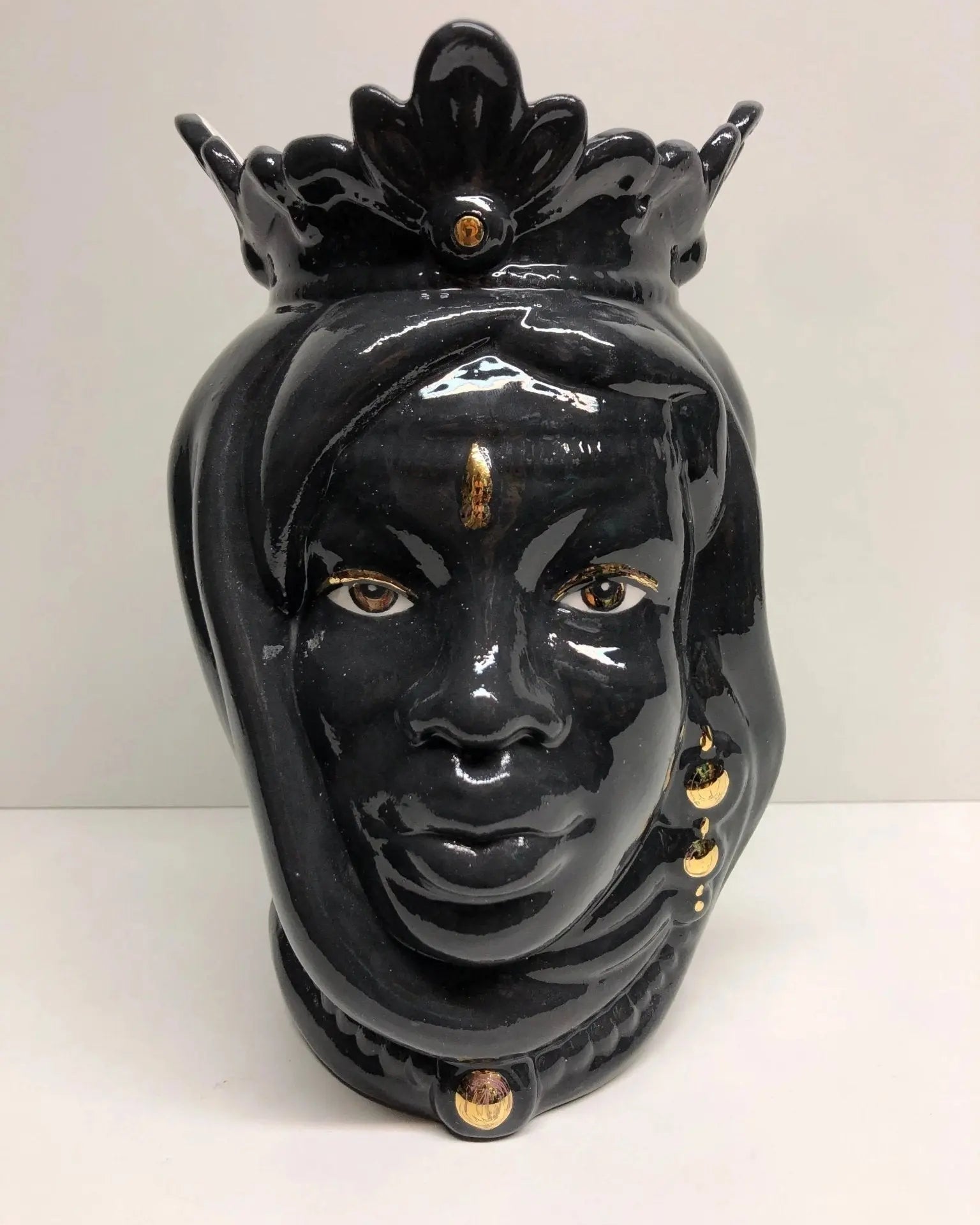 FINE SERIE - Testa di Moro Afro Donna Ceramica Caltagirone cm H.25 L.17 Artigianale Nero dettagli Oro - Donna - TESTA