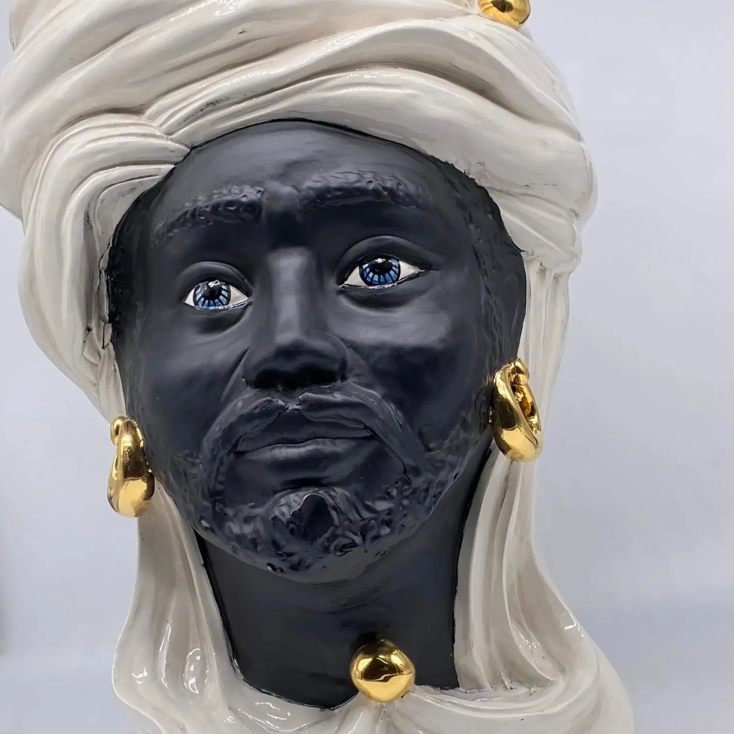 FINE SERIE - Testa di Moro Anubi Ceramica Caltagirone cm H.40 L.25 Artigianale Bianco Nero Oro - Uomo - TESTA DI MORO
