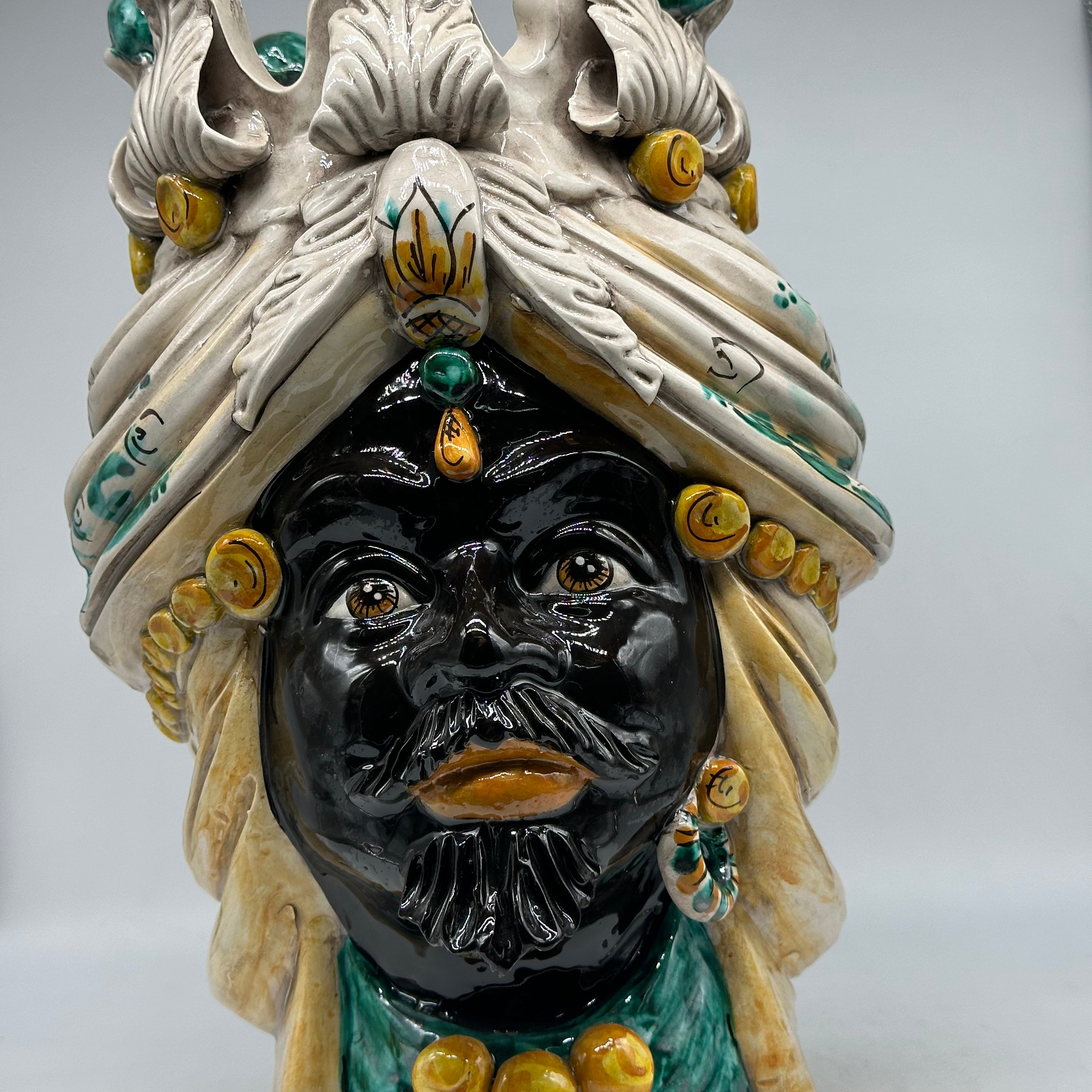 FINE SERIE - Testa di Moro Seicento Ceramica Caltagirone cm H.40 L.26 Artigianale Verde Ocra - Uomo - TESTE DI MORO