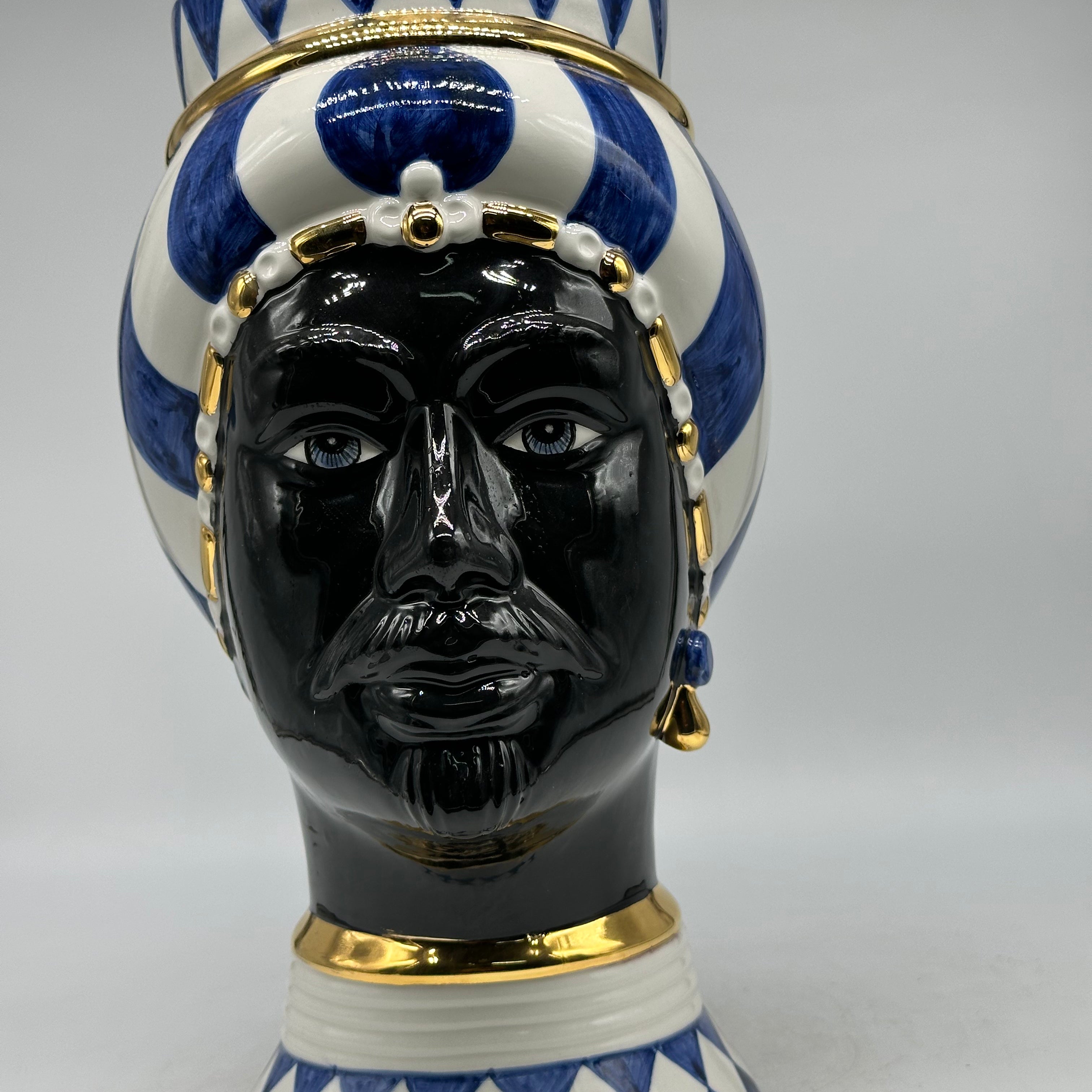 FINE SERIE - Testa di Moro Token Uomo Ceramica Caltagirone cm H.31 L.18 Artigianale Blu Bianco Oro - TESTE DI MORO