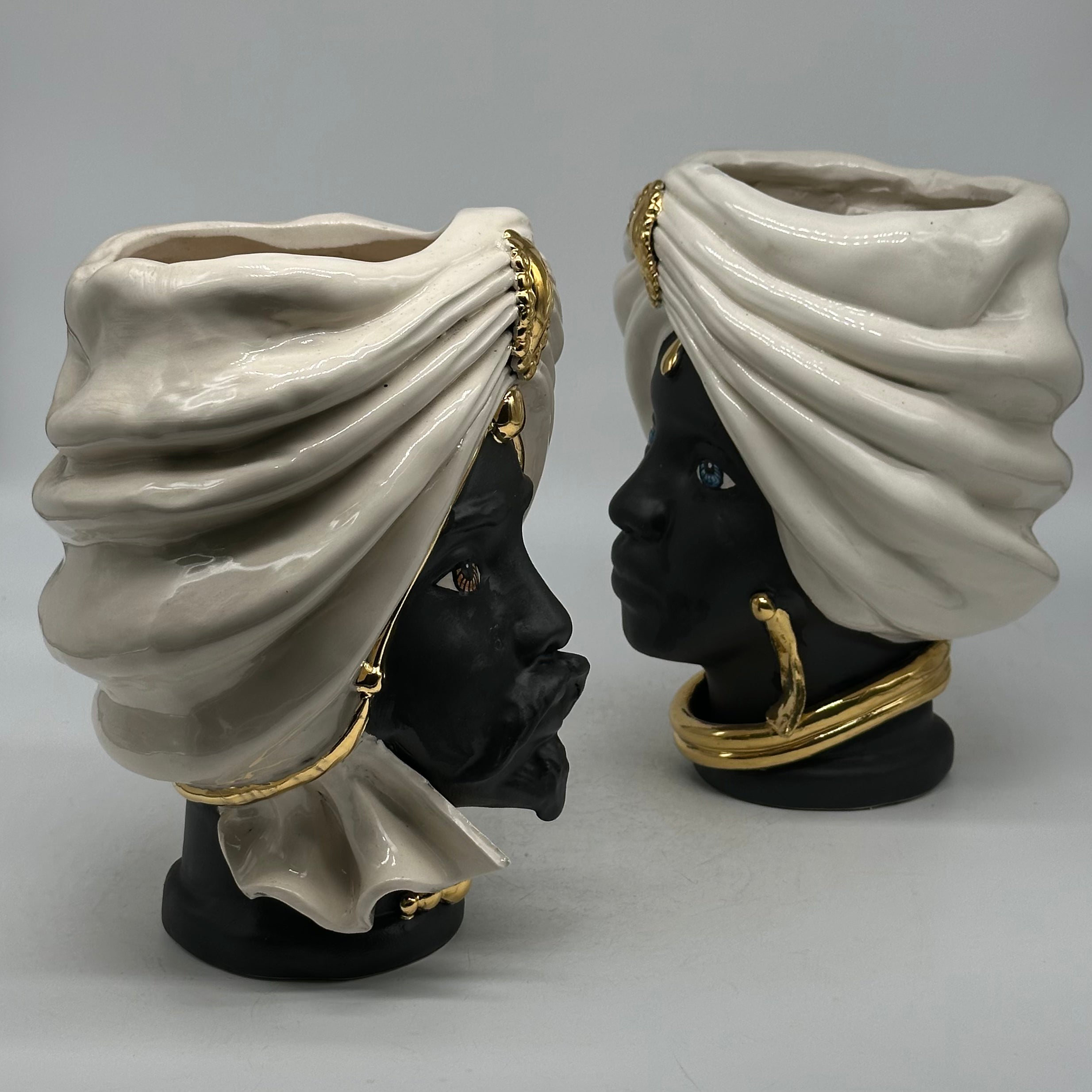 FINE SERIE - Teste di Moro Atena Ceramica Caltagirone cm H.24 L.18 Artigianale Bianco Nero Oro - TESTE DI MORO