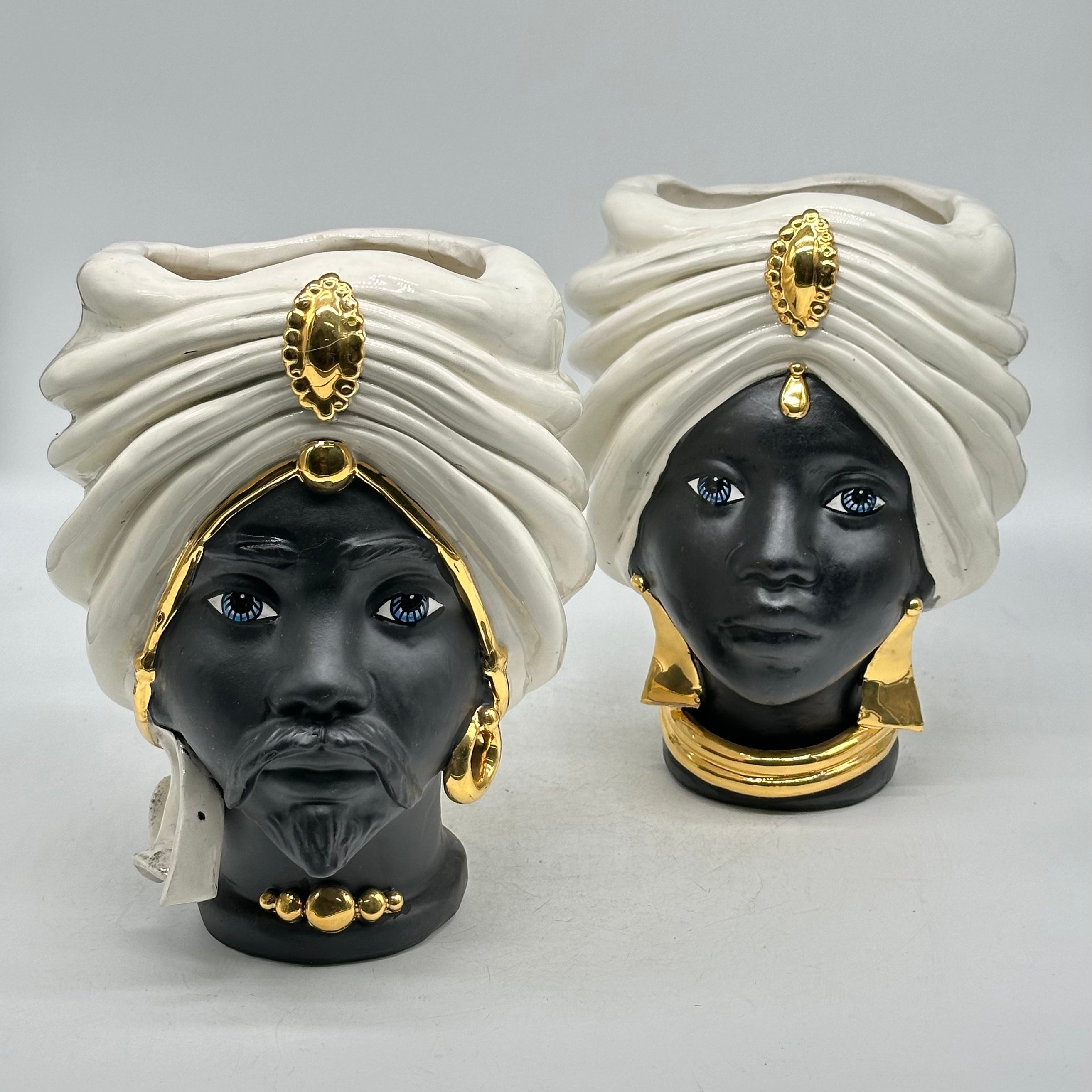 FINE SERIE - Teste di Moro Atena Ceramica Caltagirone cm H.24 L.18 Artigianale Bianco Nero Oro - TESTE DI MORO