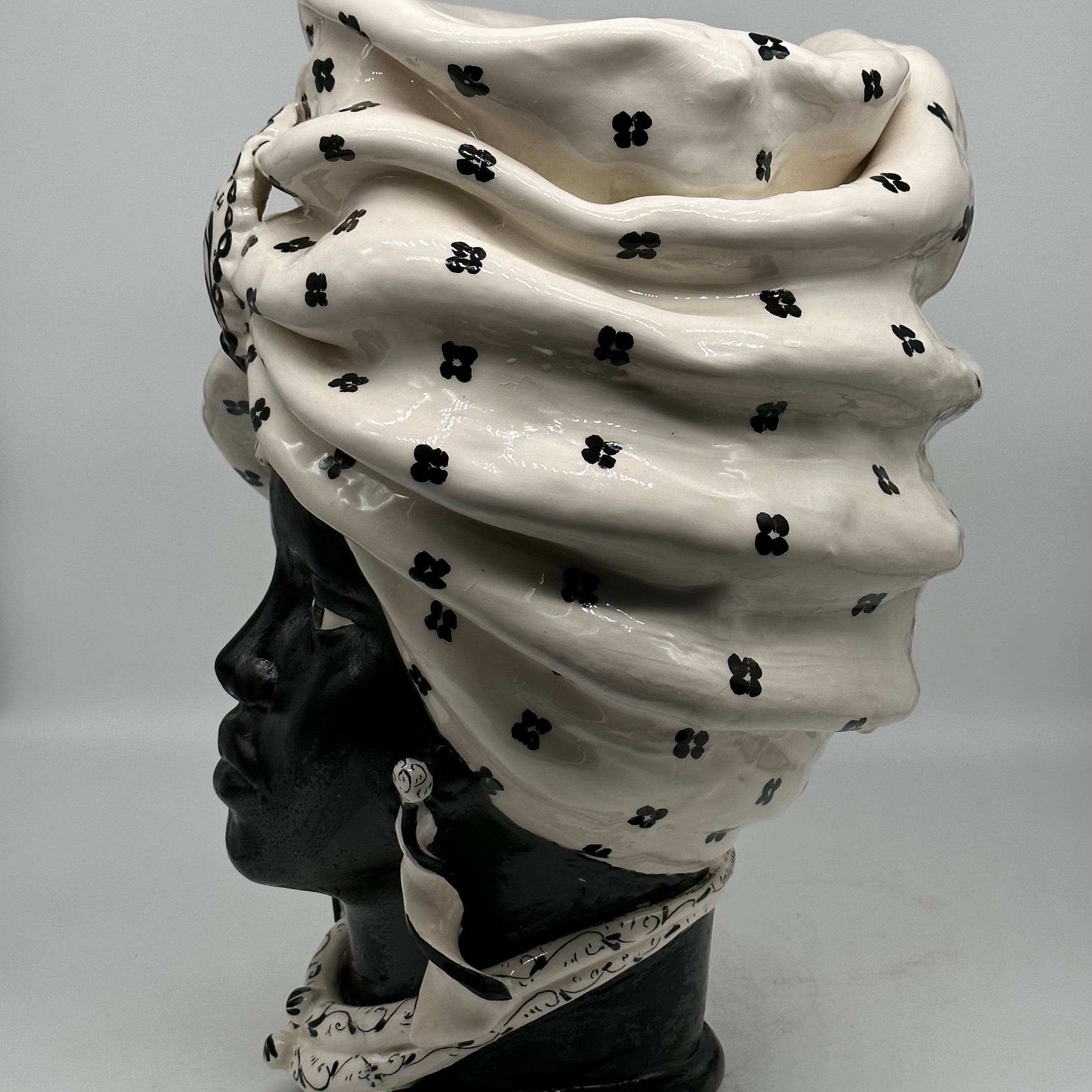 FINE SERIE - Teste di Moro Atena V.1 Ceramica Caltagirone cm H.40 L.28 Artigianale Bianco Pois Nero Opaco - TESTE