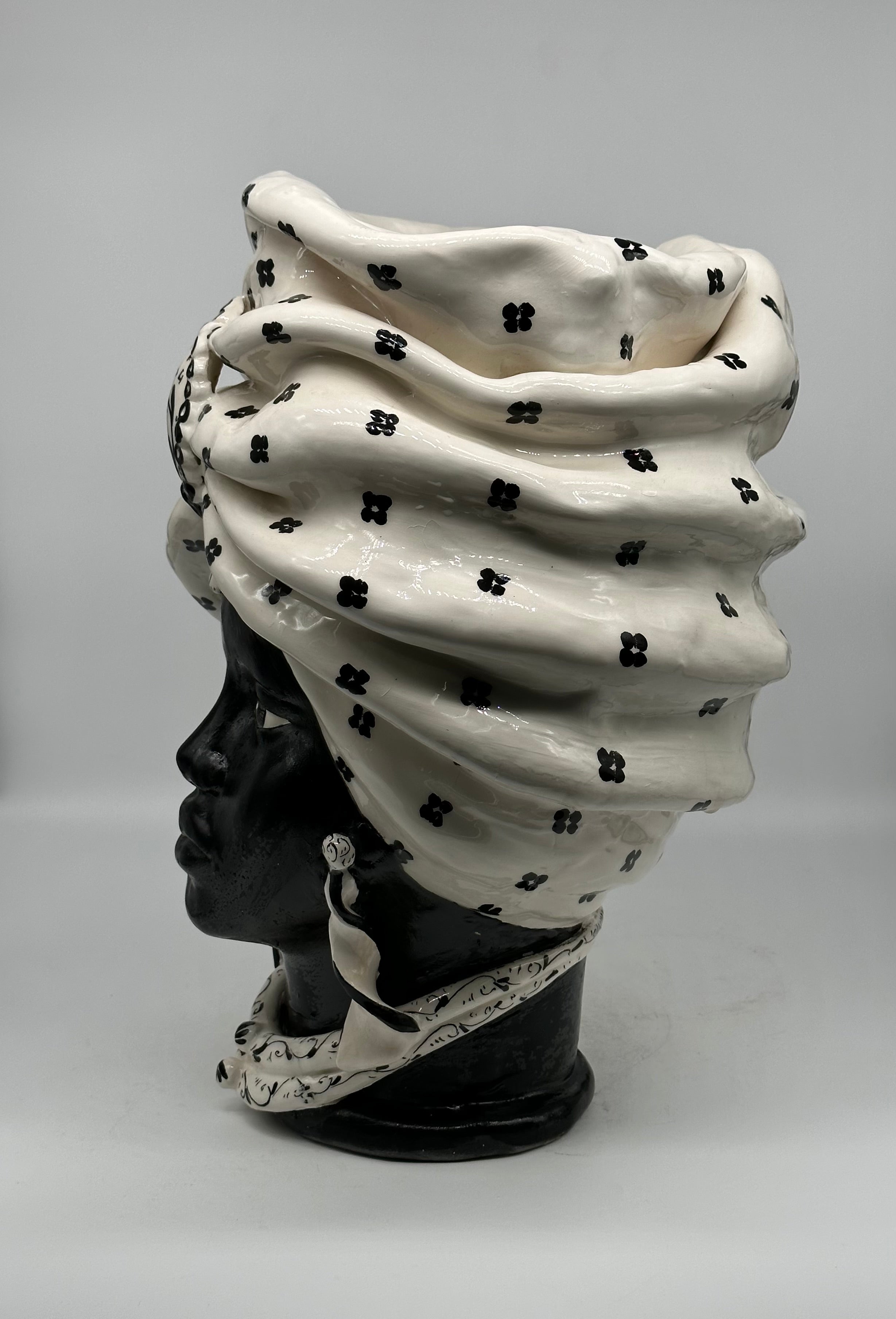 FINE SERIE - Teste di Moro Atena V.1 Ceramica Caltagirone cm H.40 L.28 Artigianale Bianco Pois Nero Opaco - TESTE
