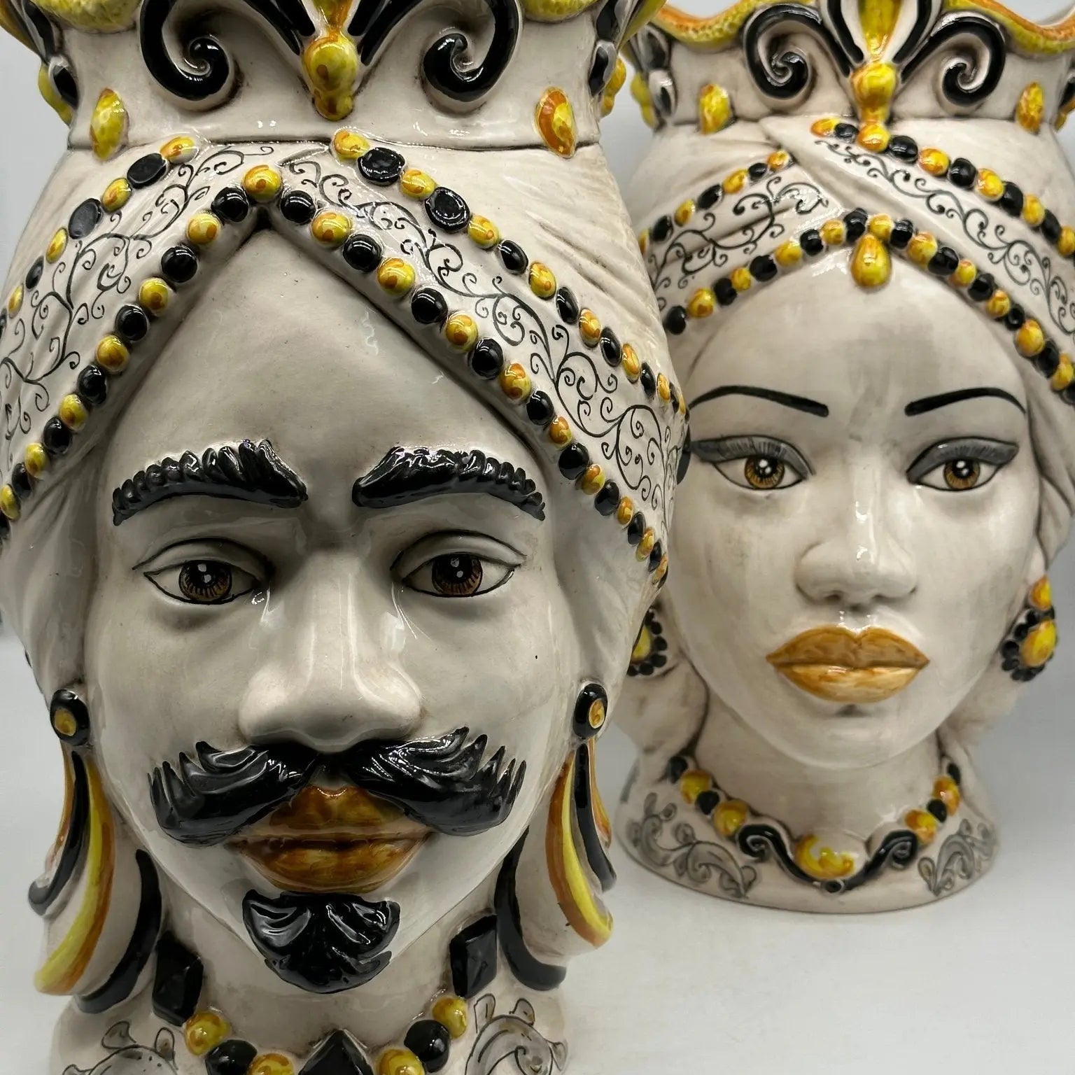 FINE SERIE - Teste di Moro Saturno Ceramica Caltagirone cm H.37 L.22 Artigianale Barocco Ocra Nero - TESTA DI MORO