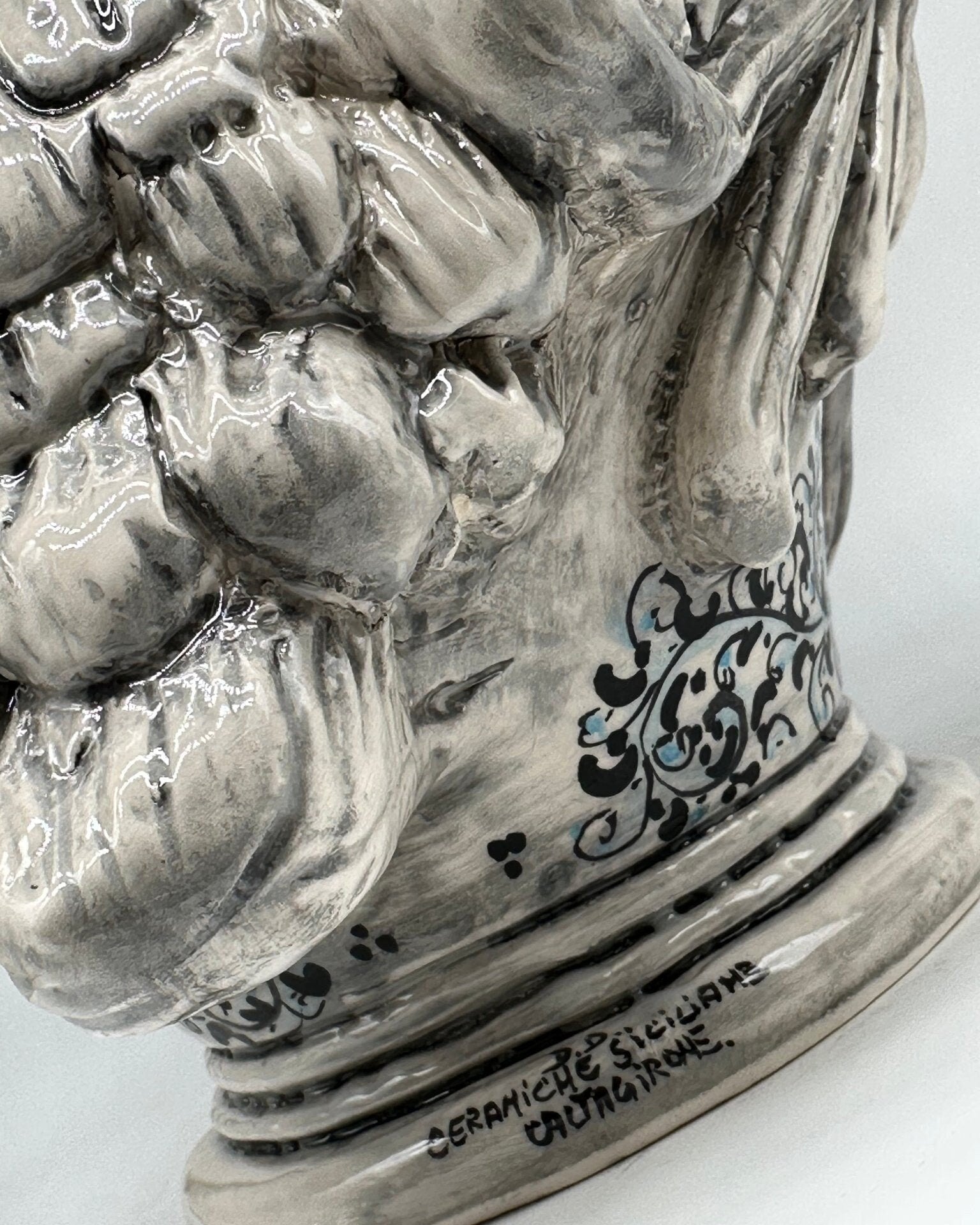 Gufo Portafortuna Ceramica Caltagirone cm H.46 L.30 Artigianale Decorato - DD CERAMICHE SICILIANE