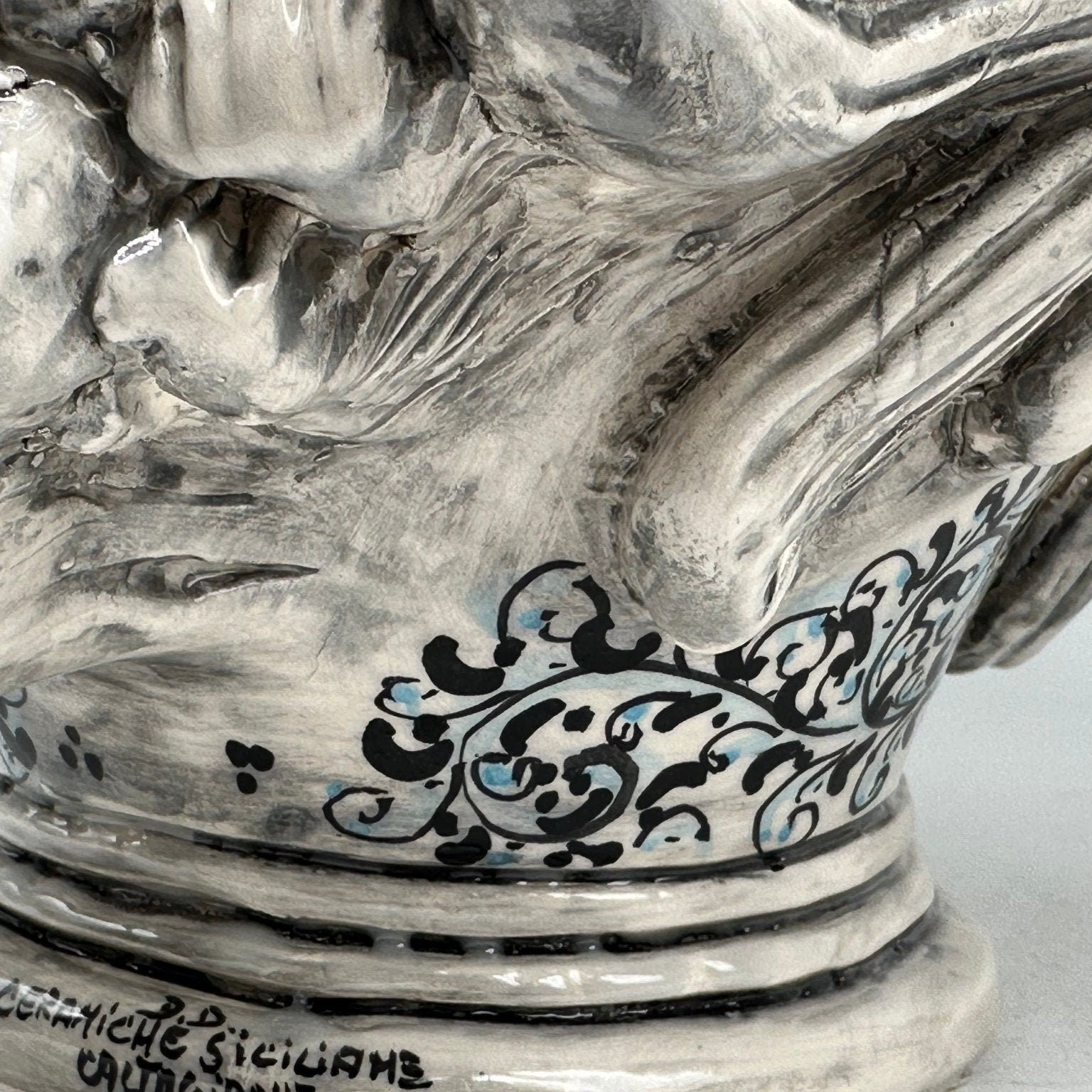 Gufo Portafortuna Ceramica Caltagirone cm H.46 L.30 Artigianale Decorato - DD CERAMICHE SICILIANE
