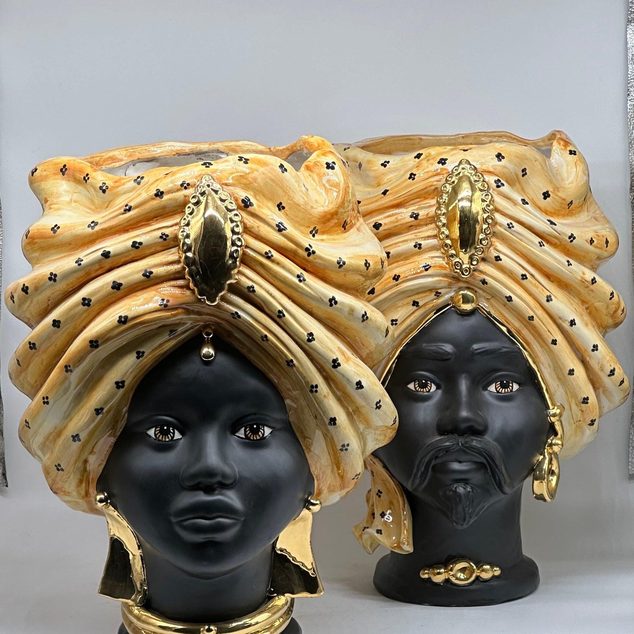 Teste di Moro Atena Ceramica Caltagirone cm H.40 L.28 Artigianale Arancio Pois Nero Oro - TESTA DI MORO