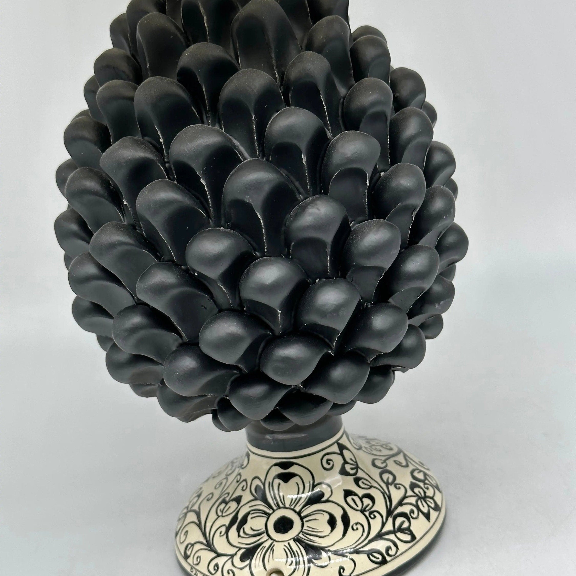 Lampada Pigna Ceramica Caltagirone cm H.25 Artigianale Nero Opaco Base Decorata DD CERAMICHE SICILIANE