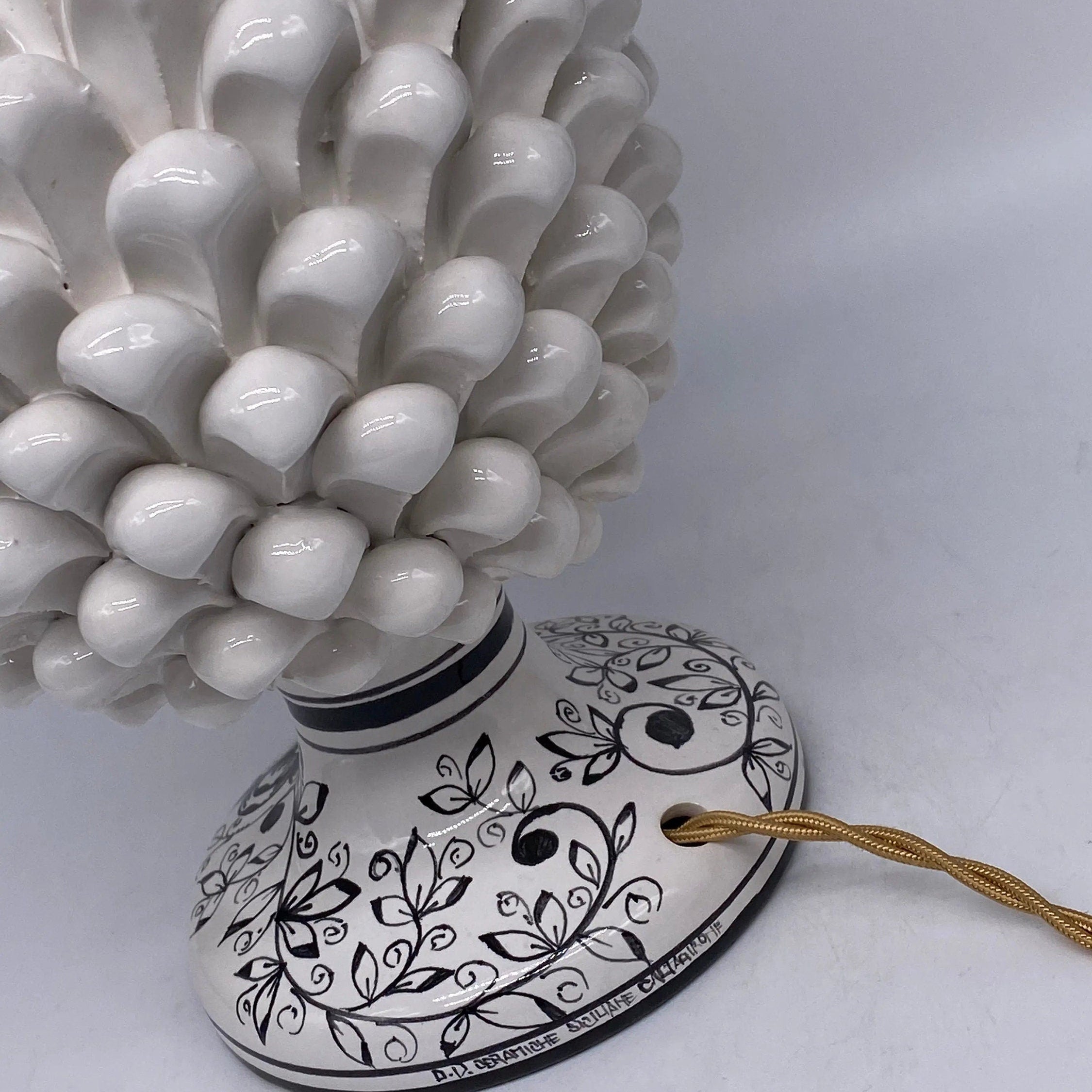 Lampada Pigna Ceramica Caltagirone cm H.30 Artigianale Bianco Base Decorata DD CERAMICHE SICILIANE