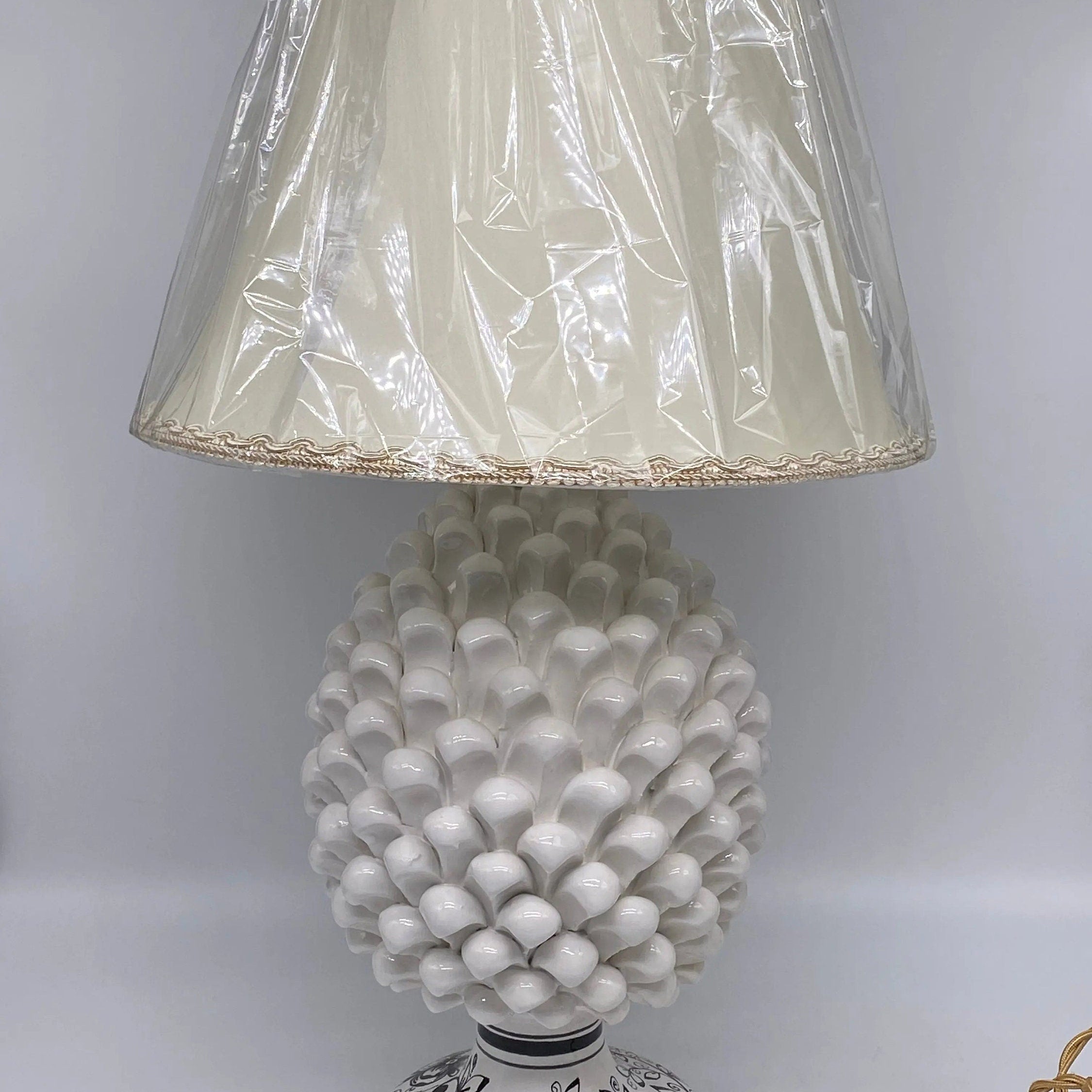 Lampada Pigna Ceramica Caltagirone cm H.30 Artigianale Bianco Base Decorata DD CERAMICHE SICILIANE